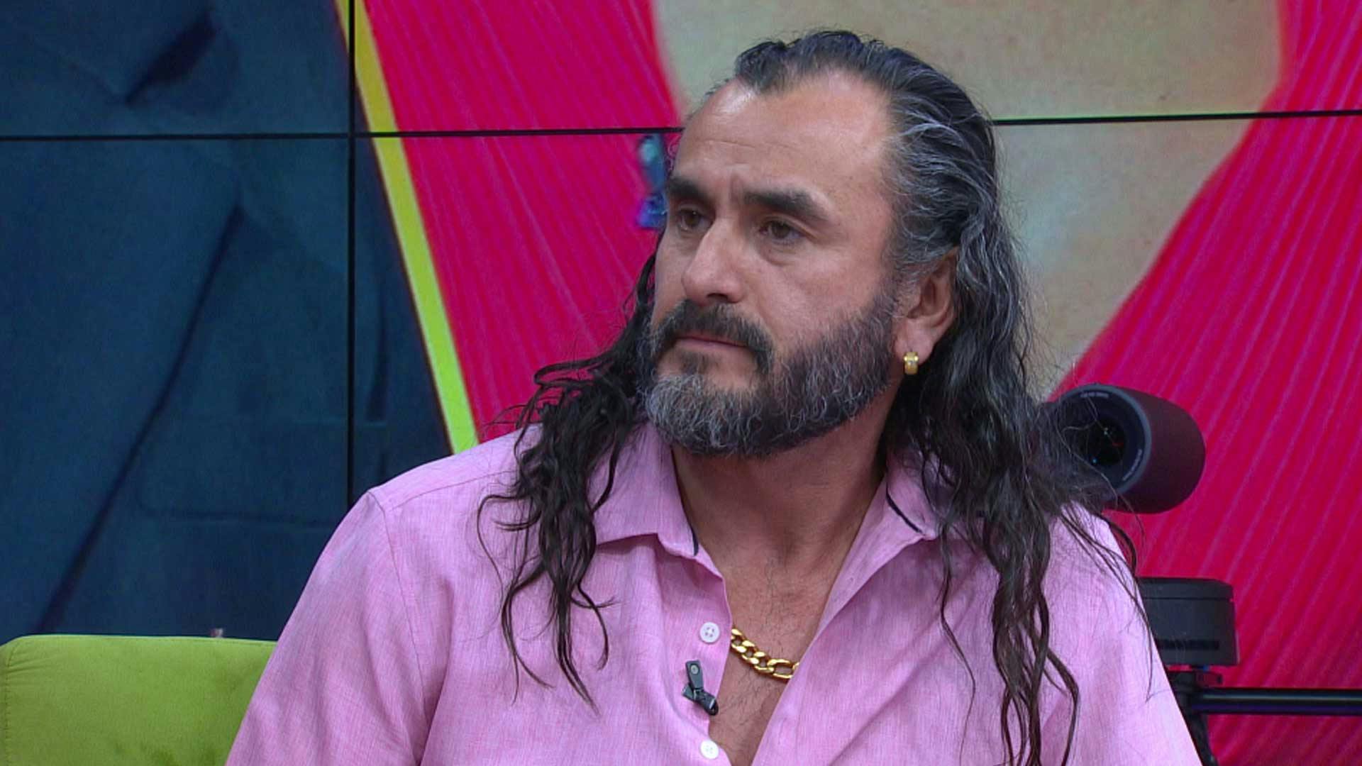 Benjamín es casado, pero anda con la esposa de su mejor amigo