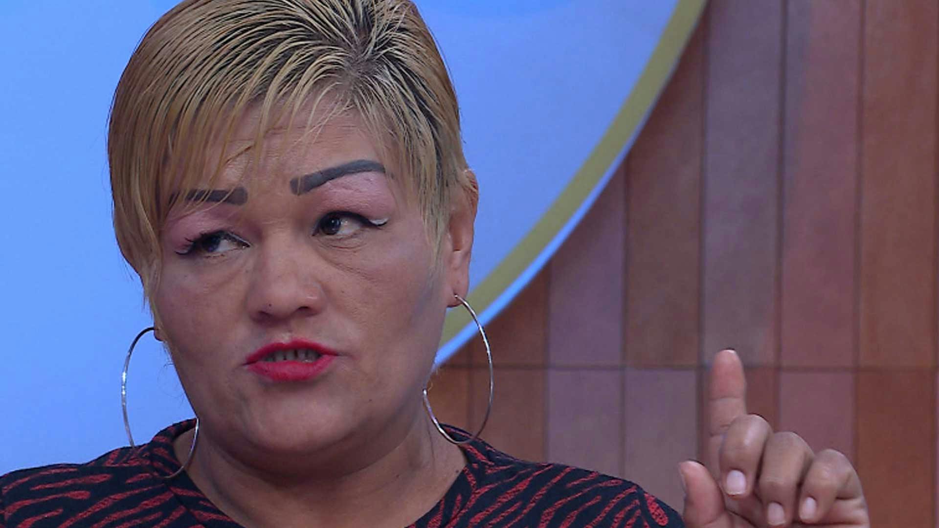 Lety dice que a su mamá la traiciona la edad pues inventa cosas