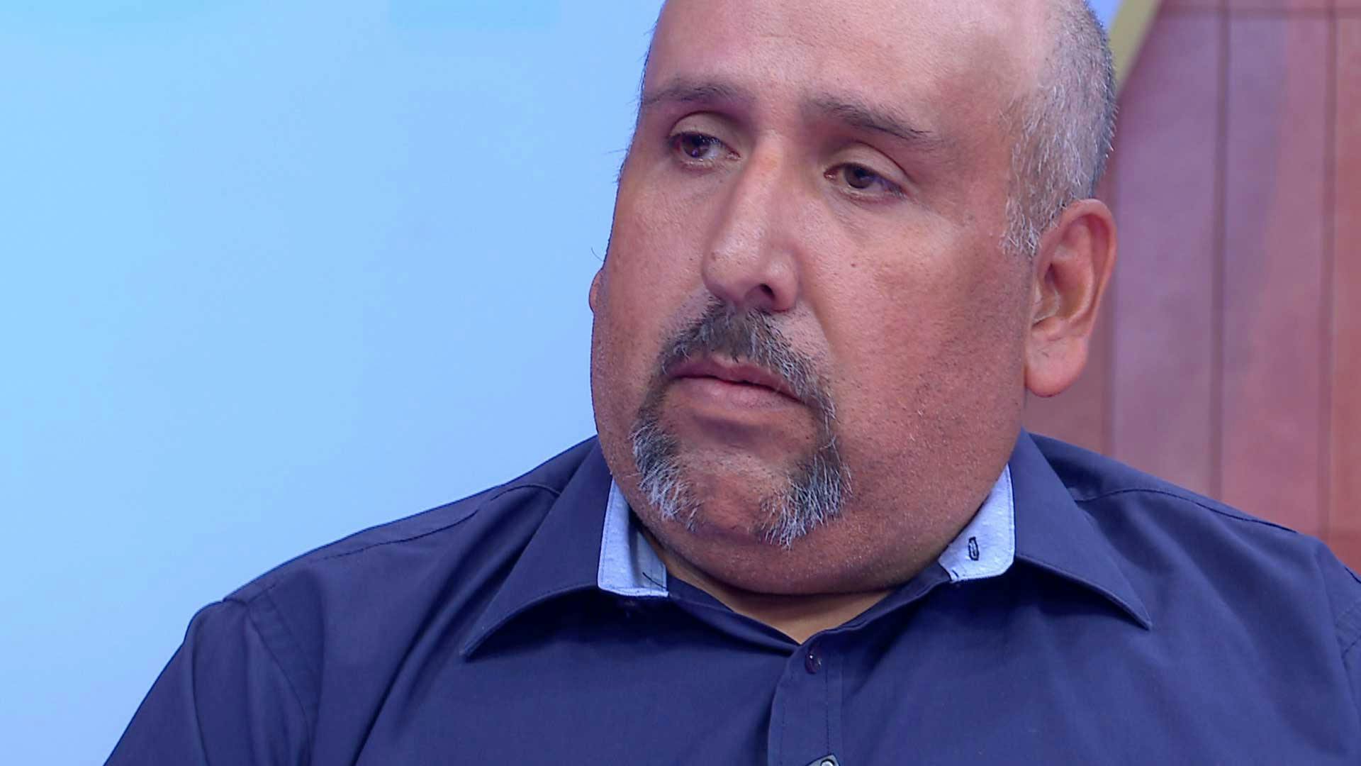 René dice que si Araceli no se va de la casa, debe servir de chacha