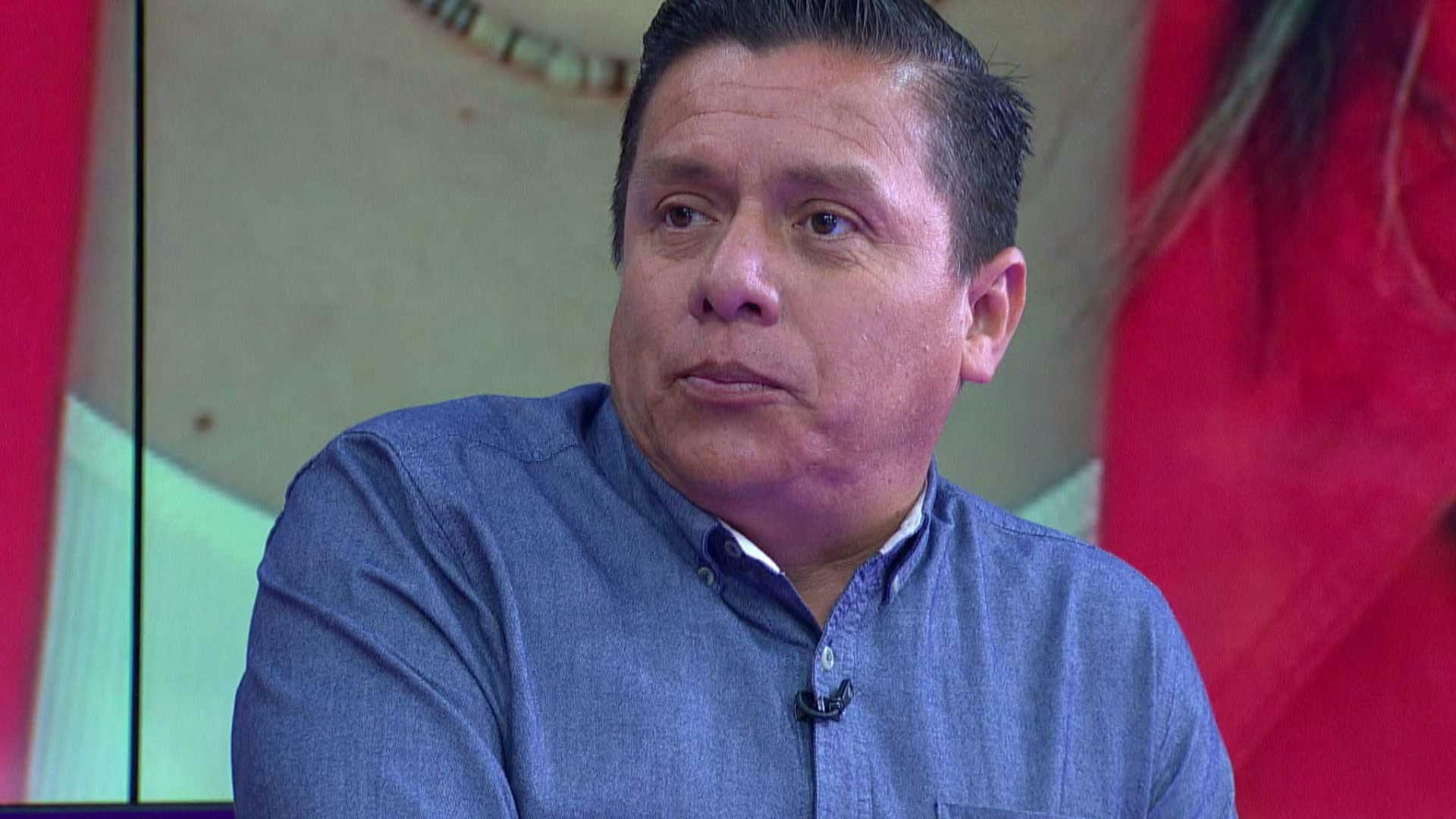 Julio revela ser amante de Denise, la amante de su hermano