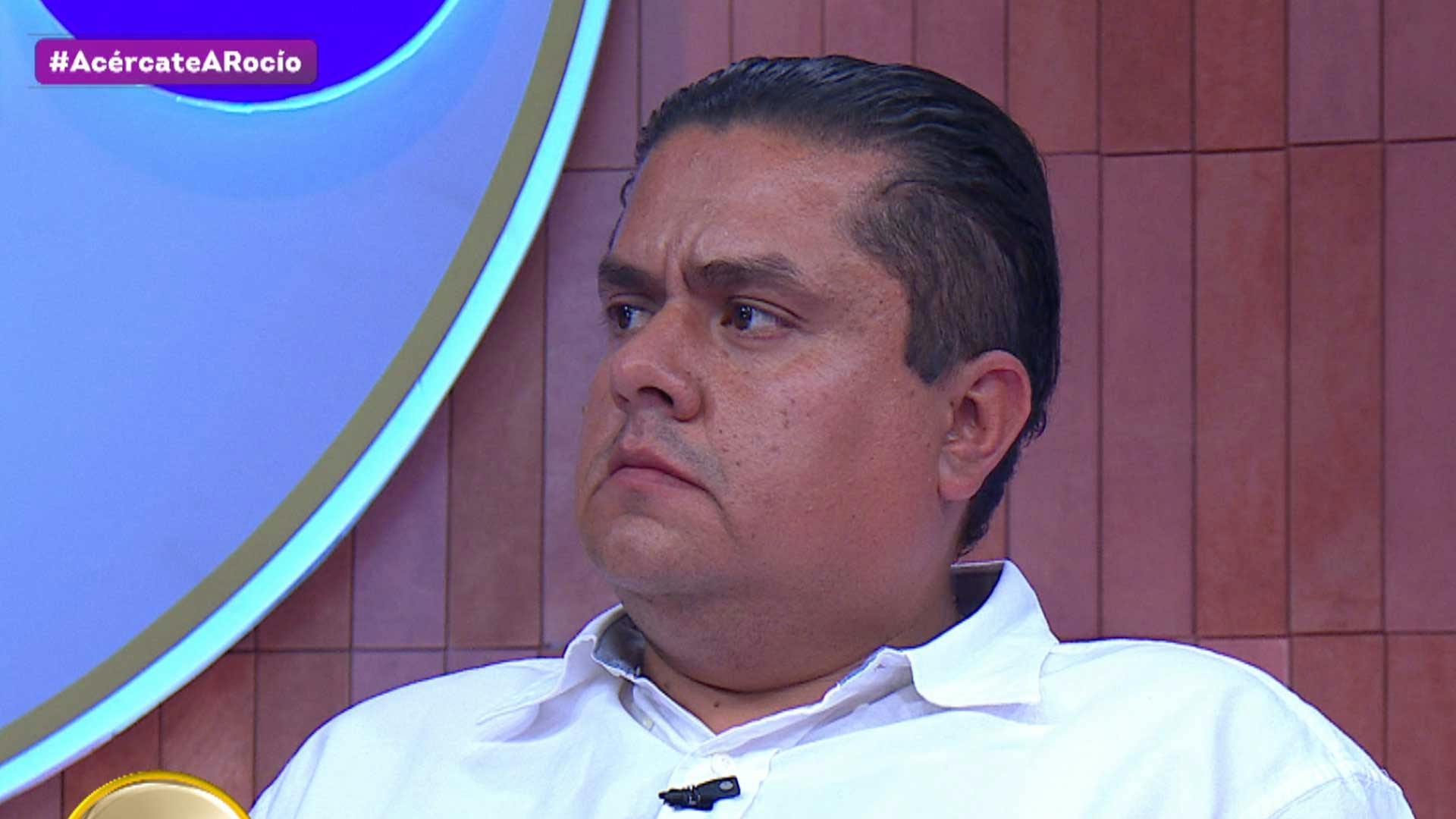 Josué dice que Corina no debía contratar a Denise, su nueva pareja