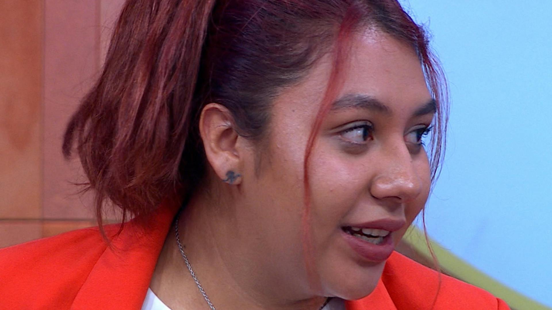 Nazli dice que su mamá destruyó su familia porque traicionó a su padre