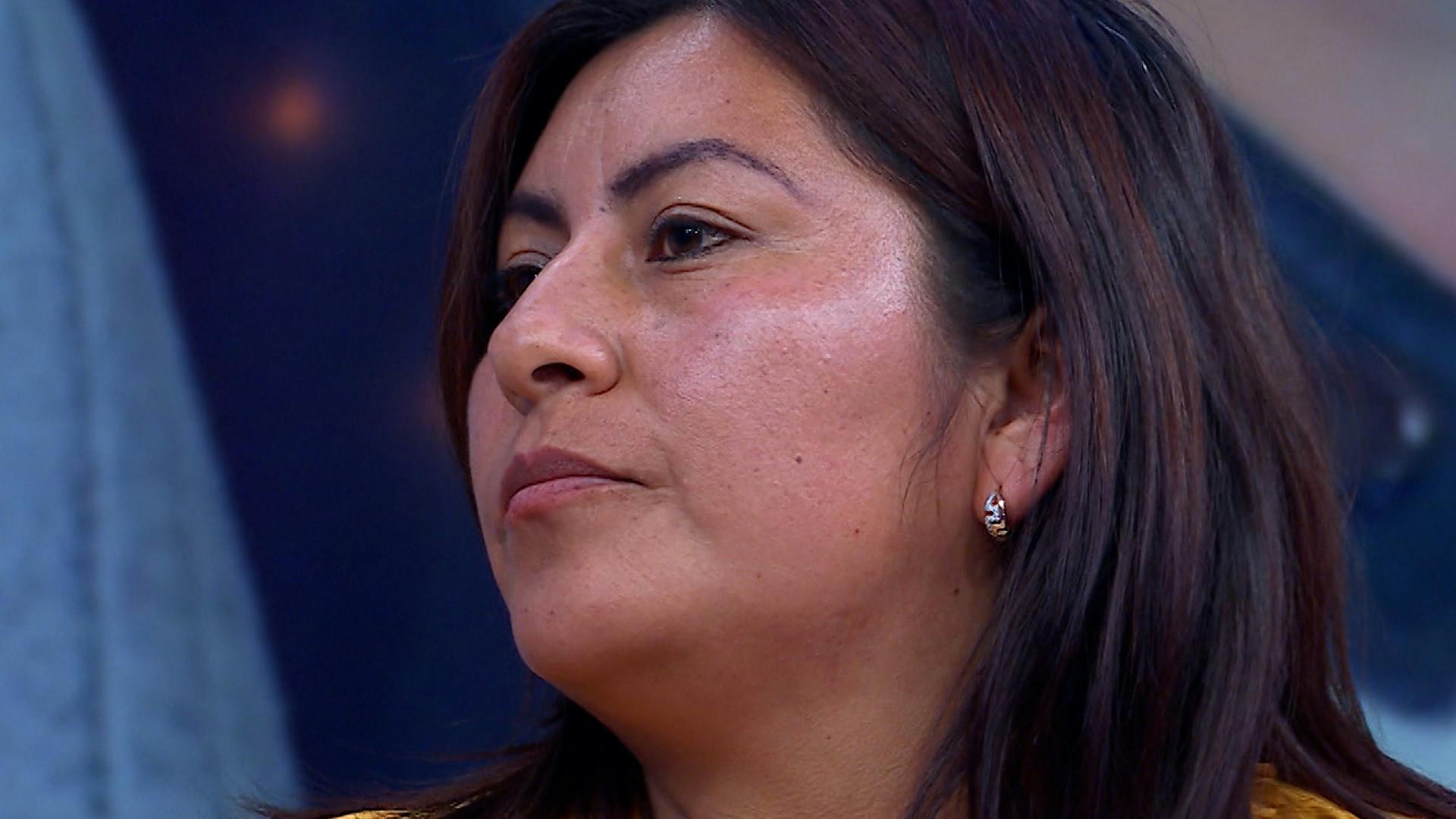 María dice que Alejandra la prefiere pues es mejor madre que Rosa