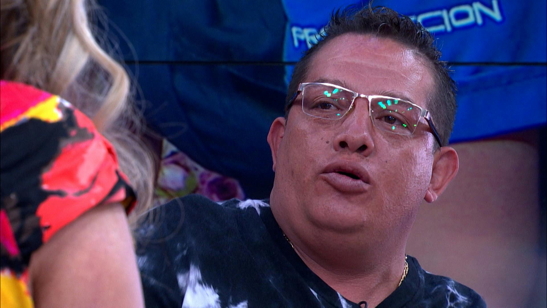 Israel dice que su hijo no es bueno y que le ocasiona muchos corajes