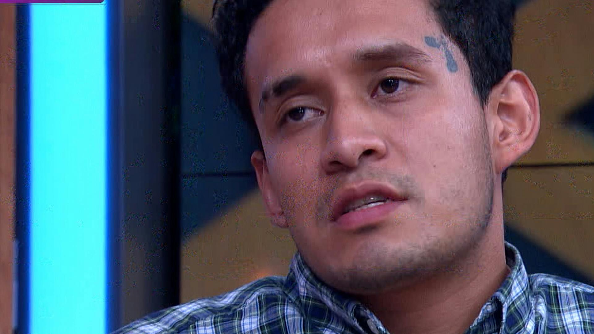 Pedro no terminó la prepa y ahora vende productos clon