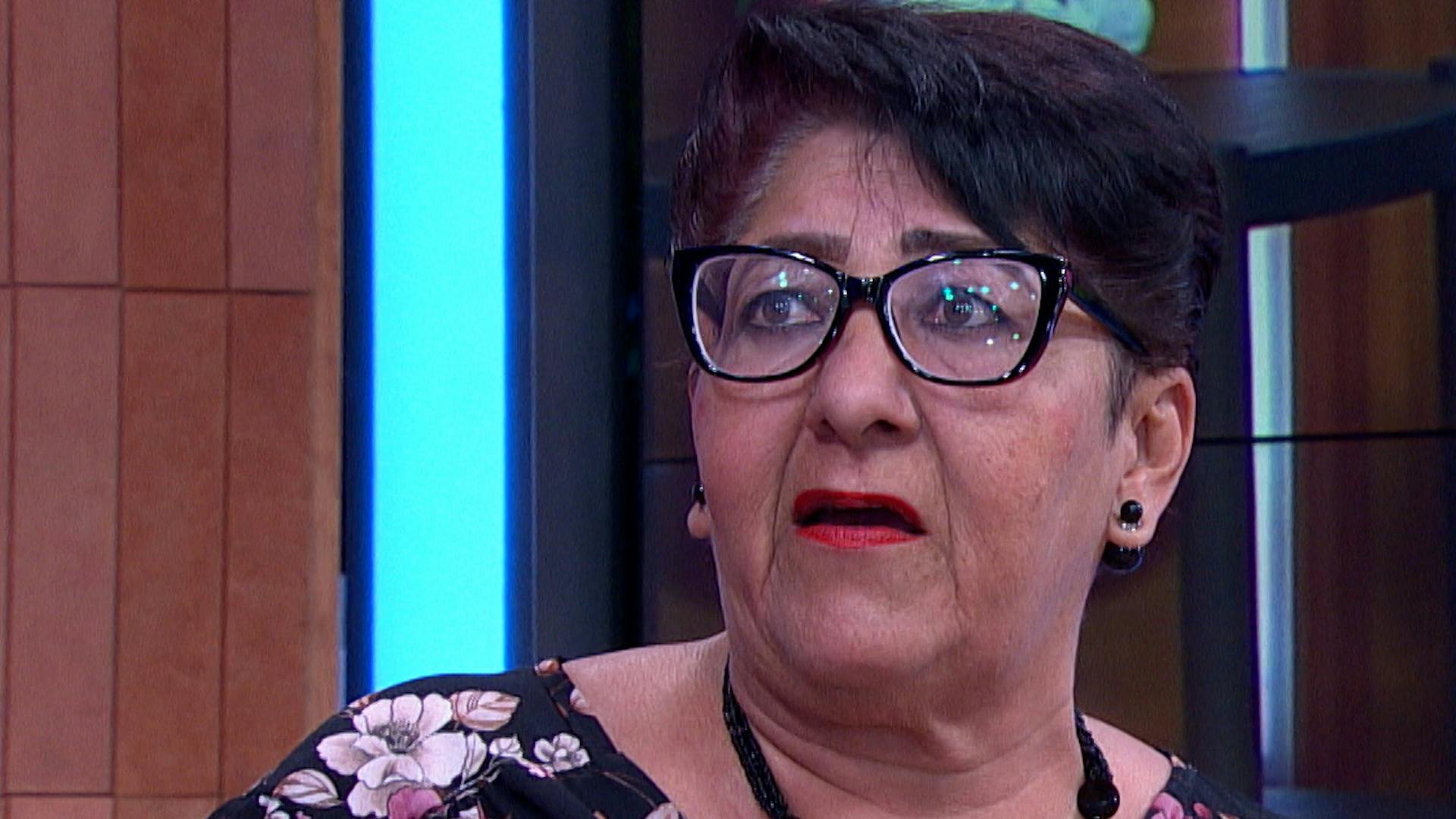 Mara está preocupada porque su hija anda con un hombre mayor