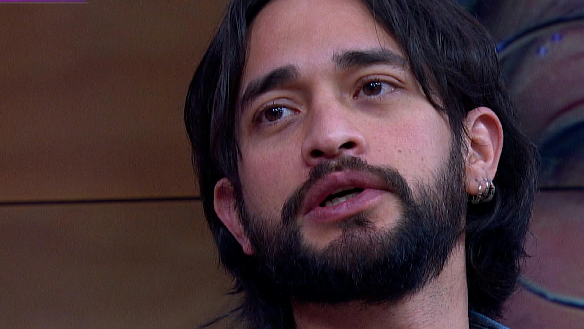 Armando dice que su mujer tomó dinero de él y pide que se lo regrese