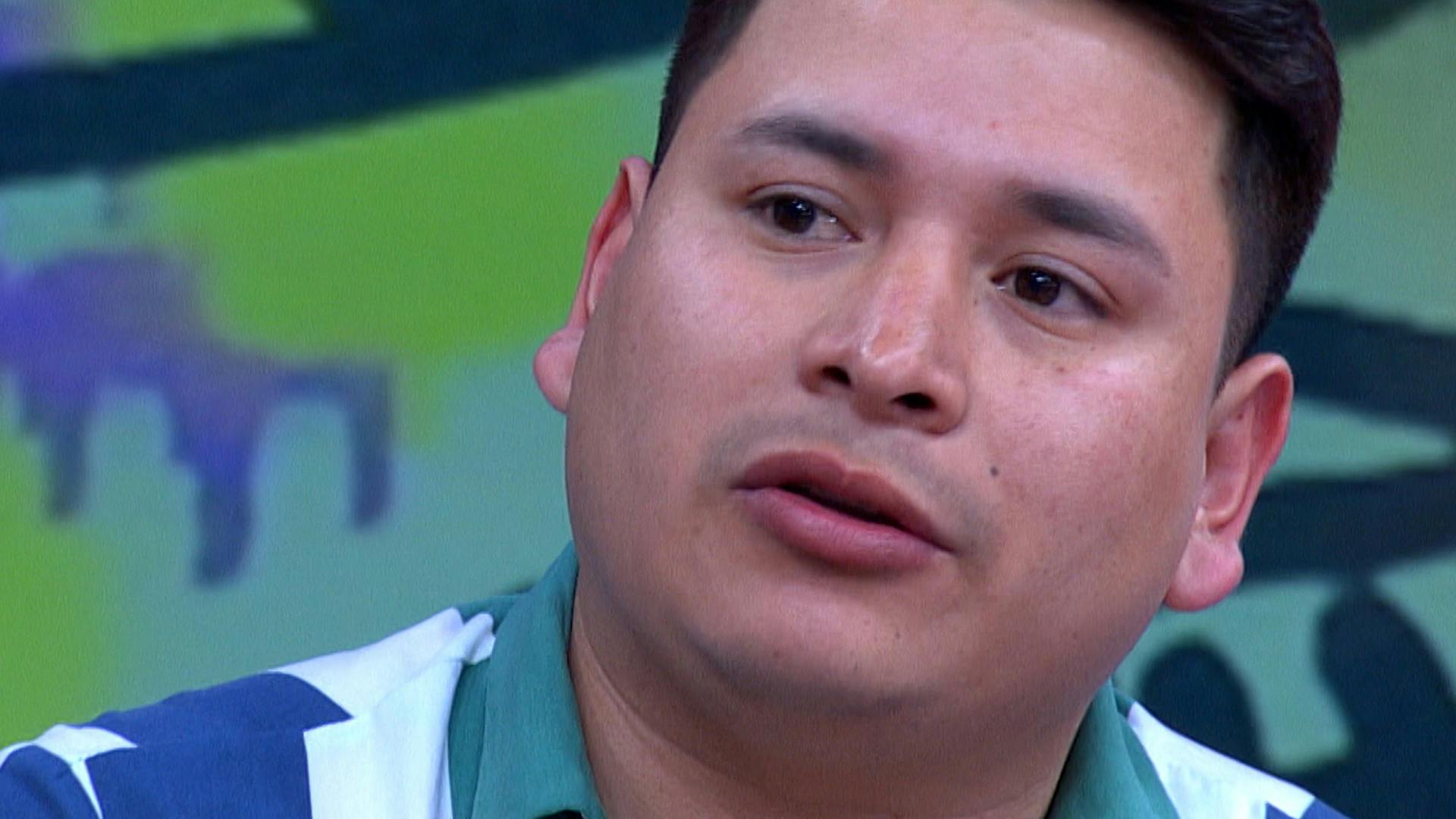 Martín ofrece una nueva vida a Dennice y a su hijo pero ella no quiere