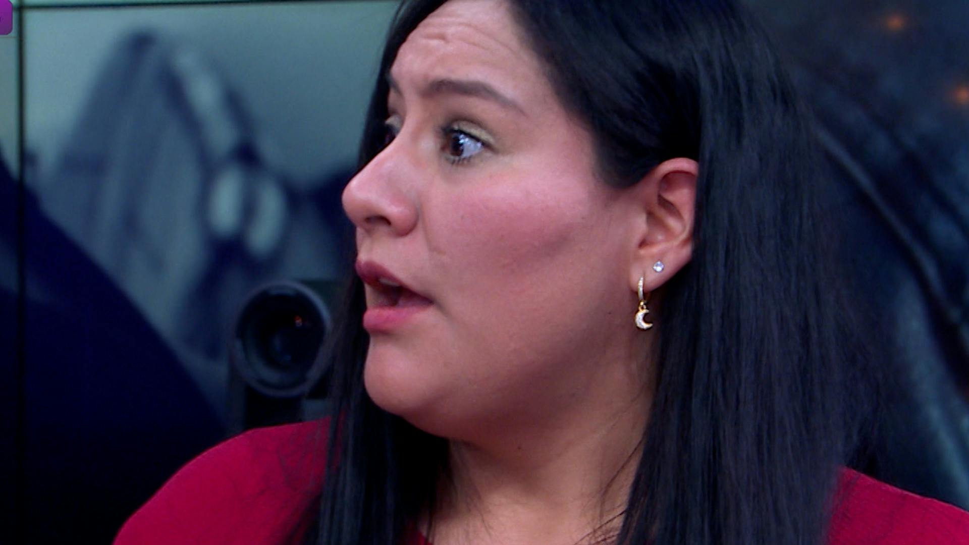 Wendy está muy molesta y pide a su amiga que denuncie a su esposo