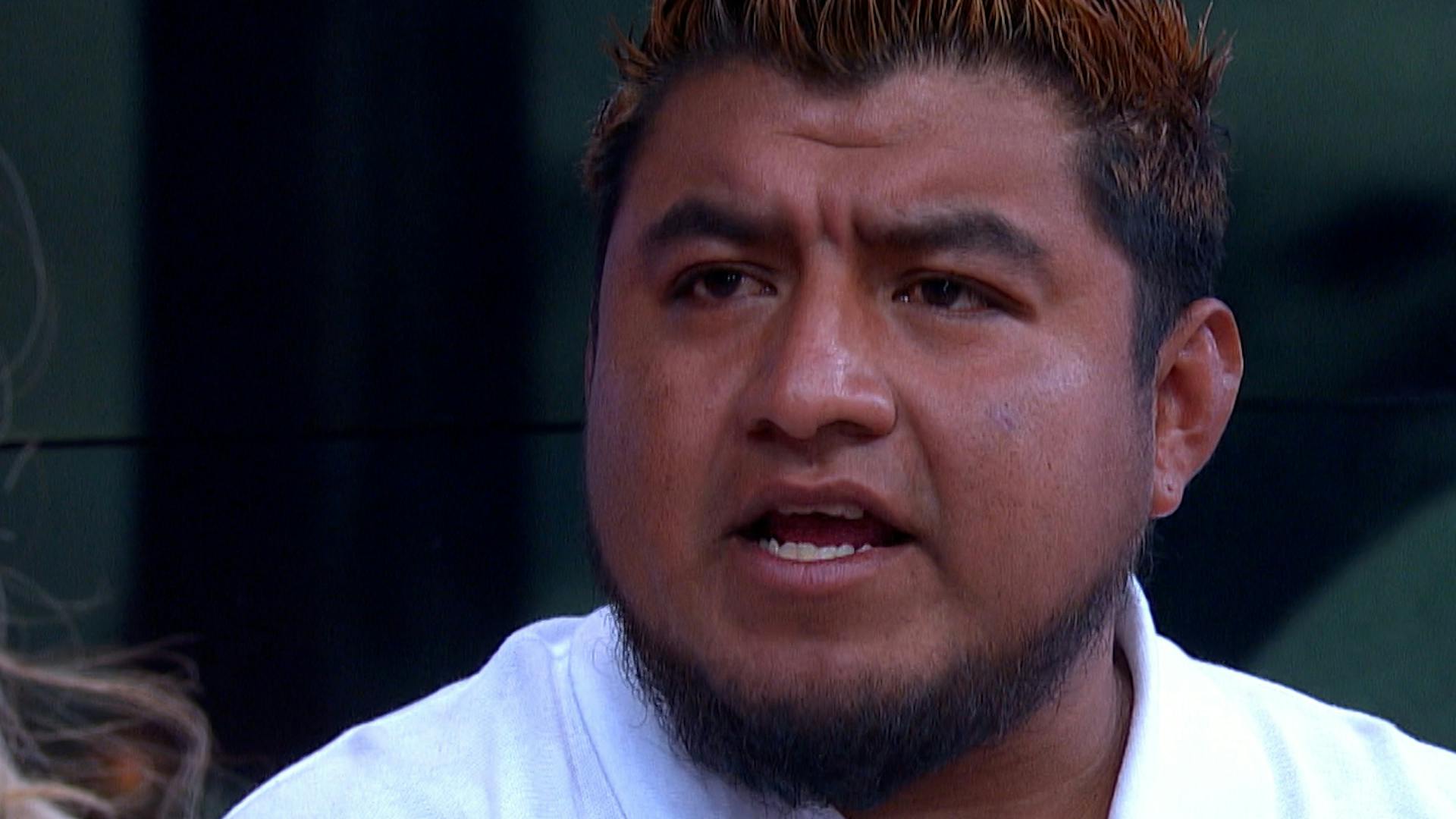 Jorge está molesto pues descubrió que sus suegros lastimaban a su hija