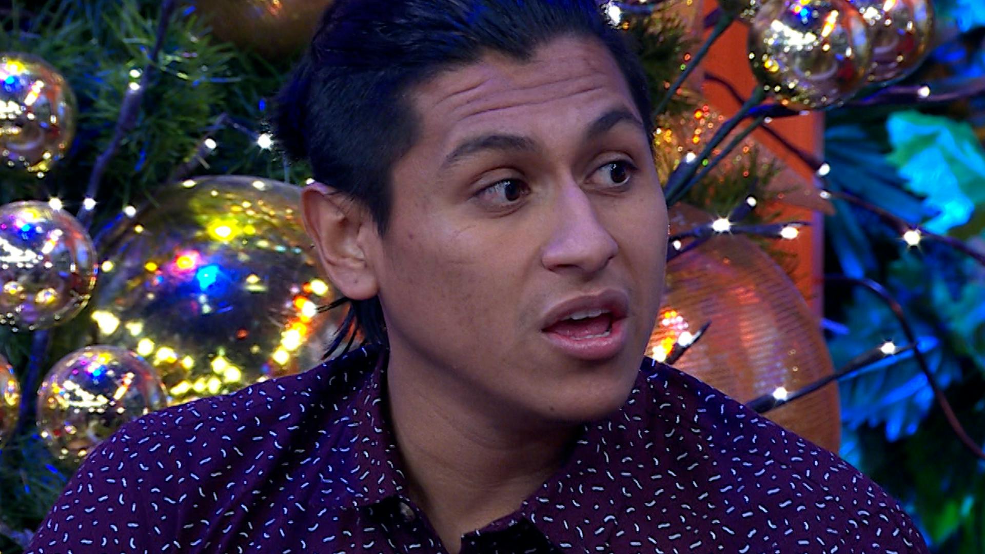 Alexander no reconoció a su hija al nacer y ahora la reclama