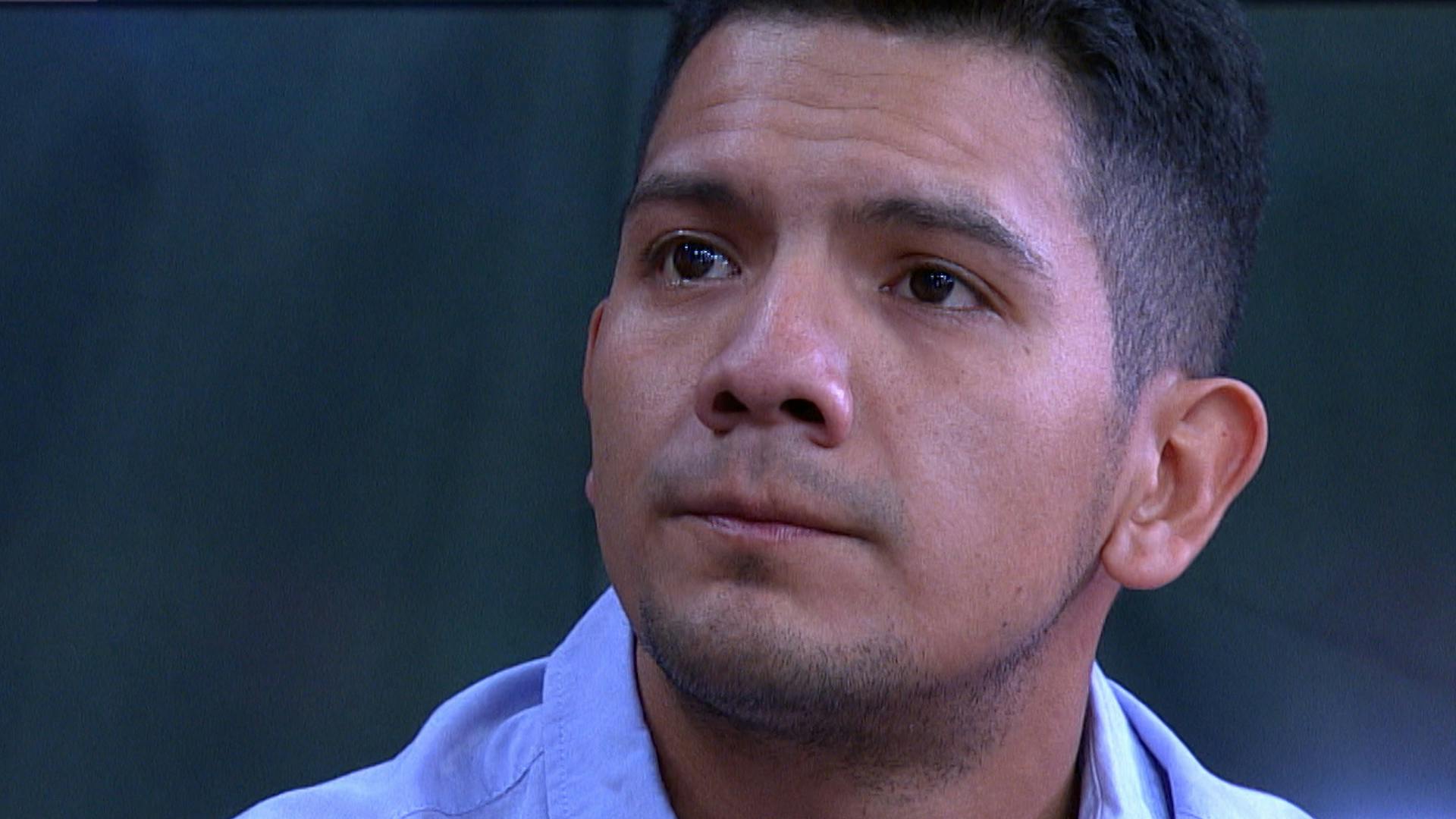 Agustín revela que tiene una relación con Cintia, quien es casada