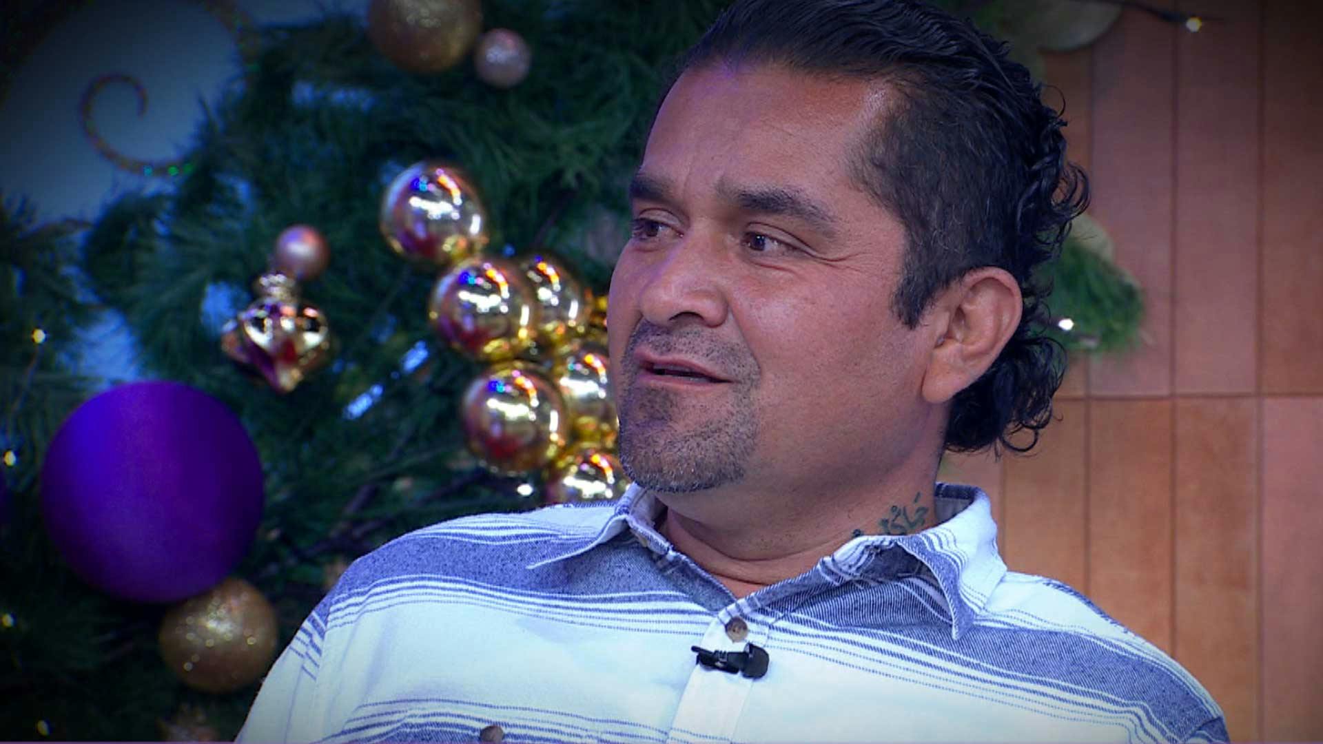 Alejandro está casado y anda con la mejor amiga de su hija