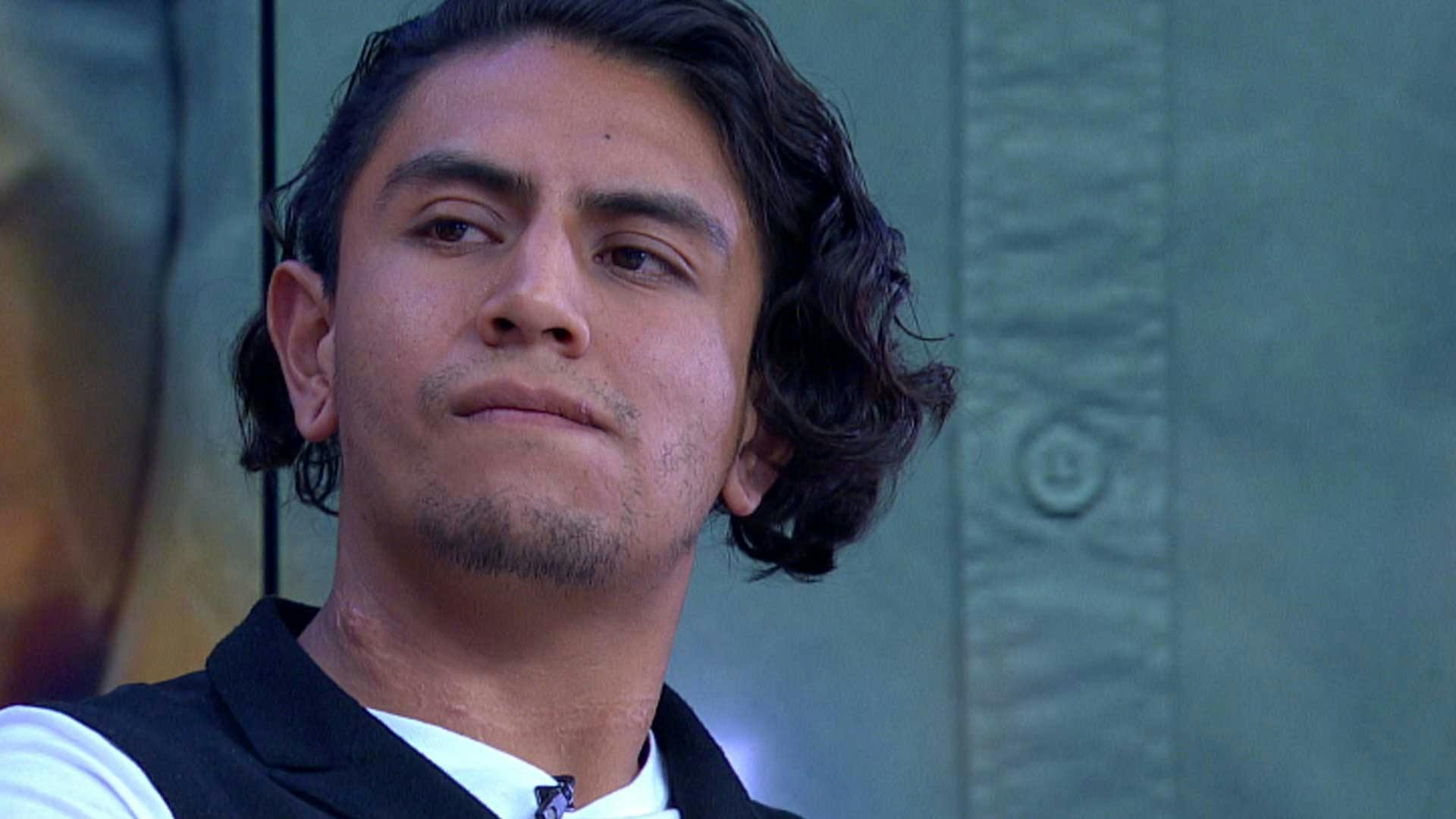 Hugo le pide a Luis que no siga negando su relación