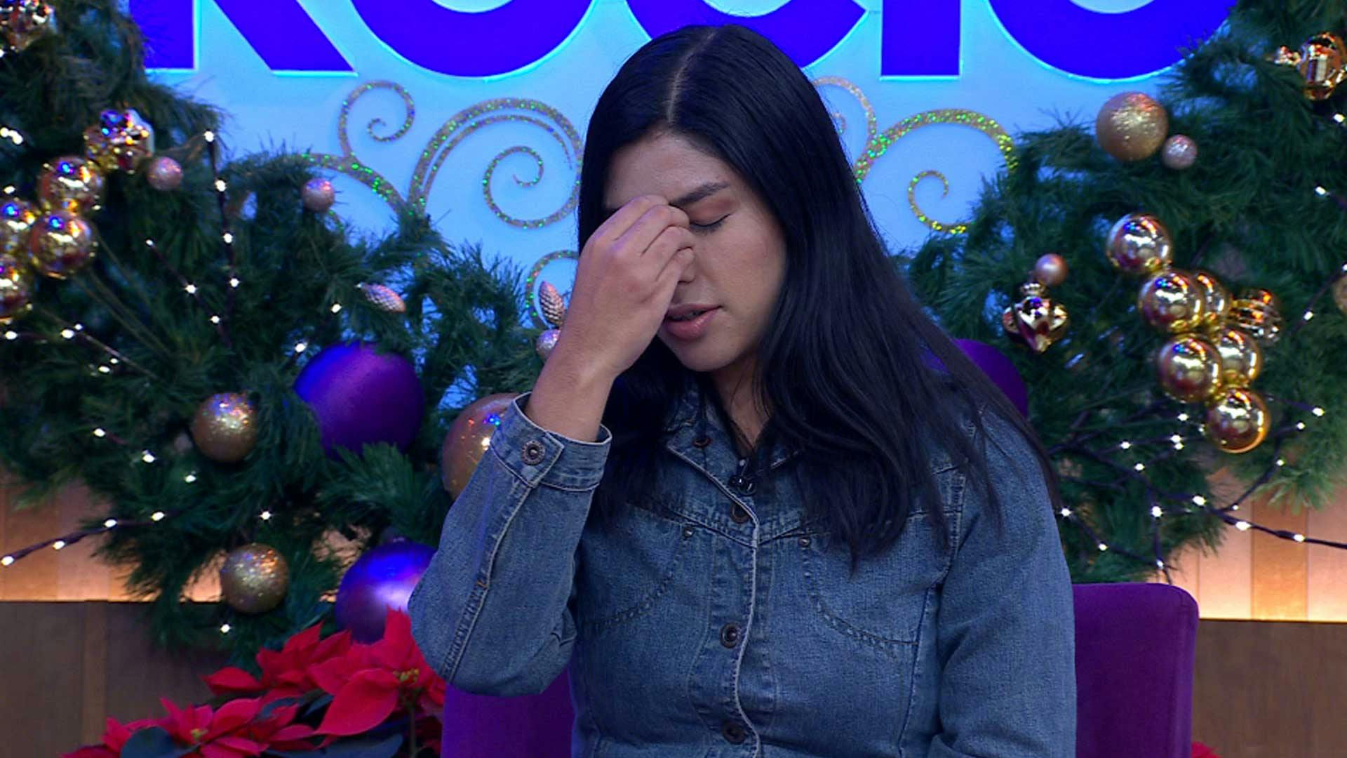Carolina está decepcionada. Descubrió que su padre tiene otra familia