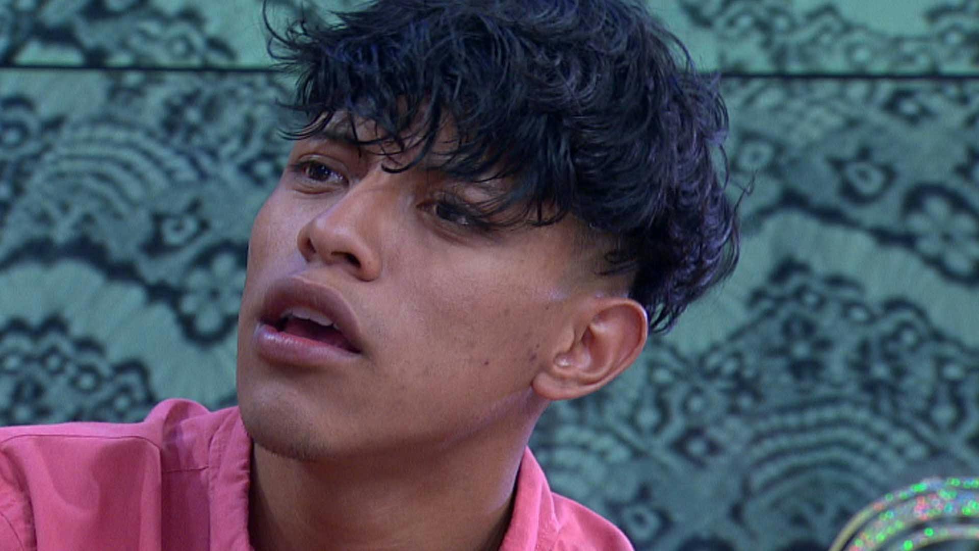 Kevin es hijo de Pedro y está enojado porque lo ocultaron por 18 años