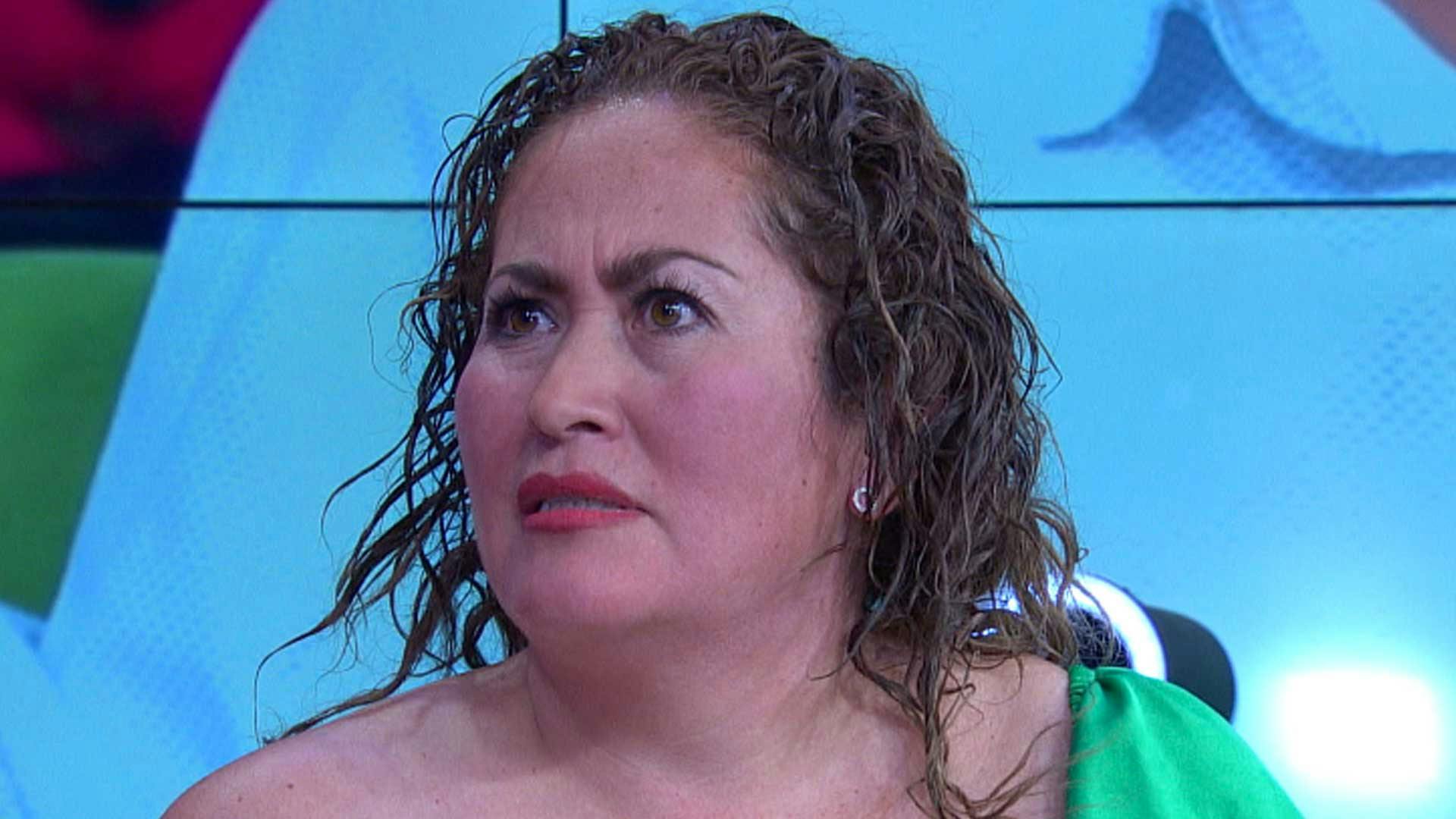 Estefany cachó a su empleada y a su esposo besándose en su negocio