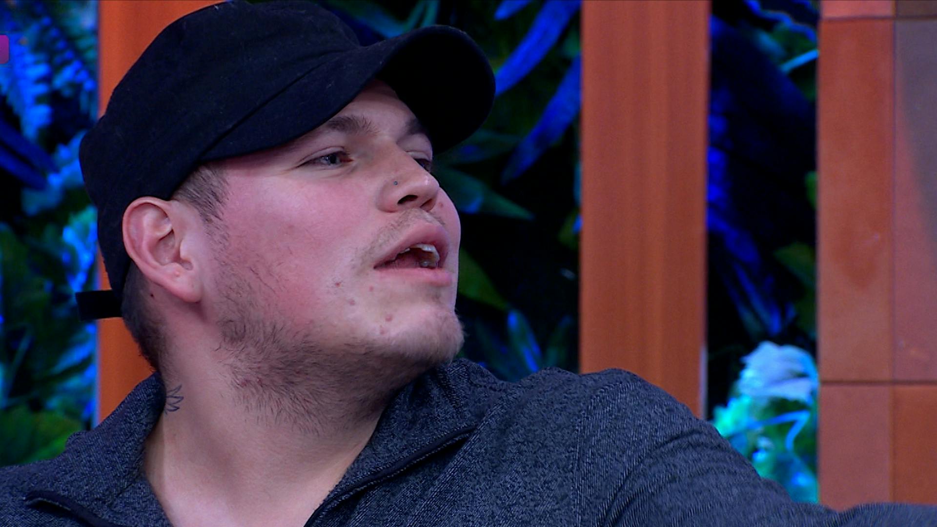 Pedro asegura que le coquetea la mamá de Daniela, a quien él pretende