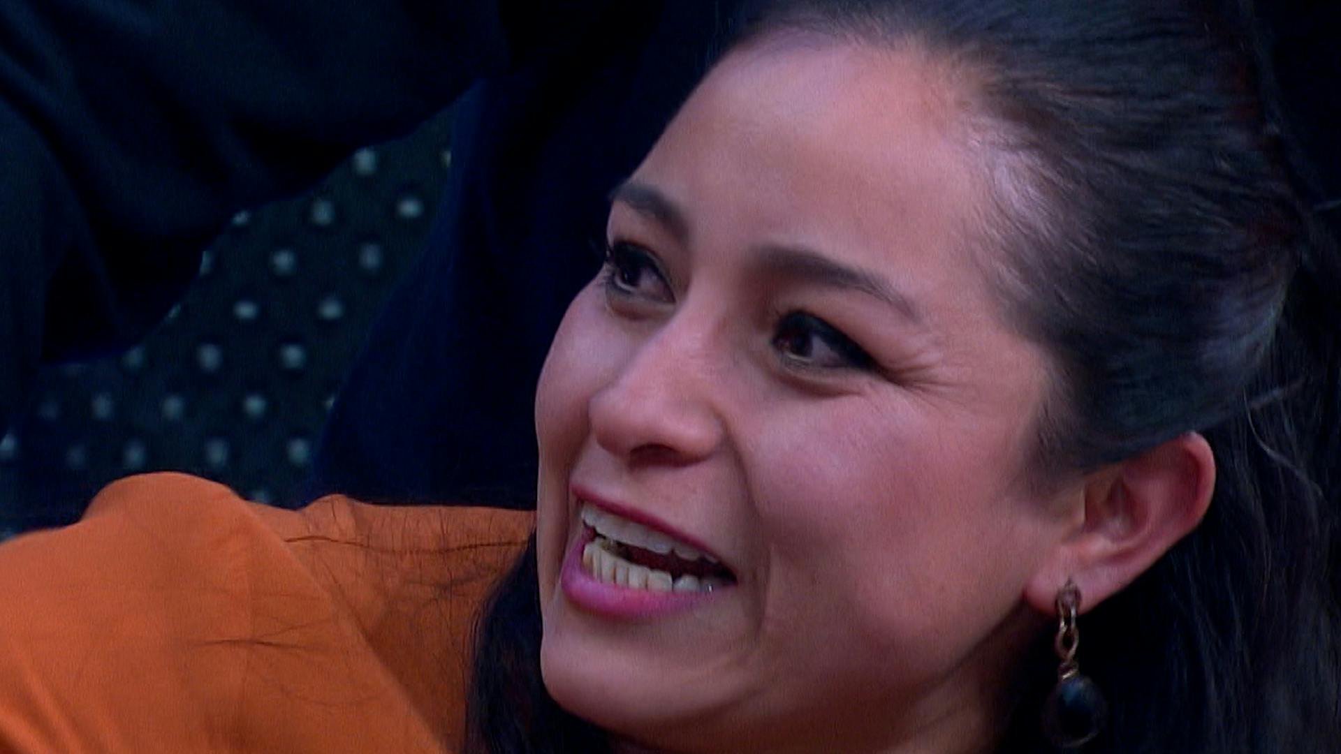 Yesenia denuncia que el papá de sus hijas no les compra zapatos