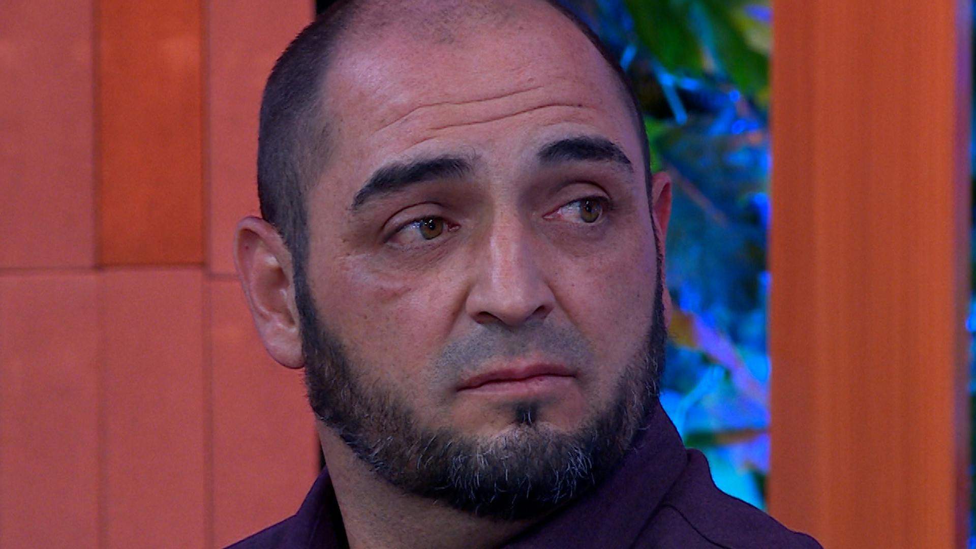 Abdiel quiere iniciar una relación con Ana sin compromisos