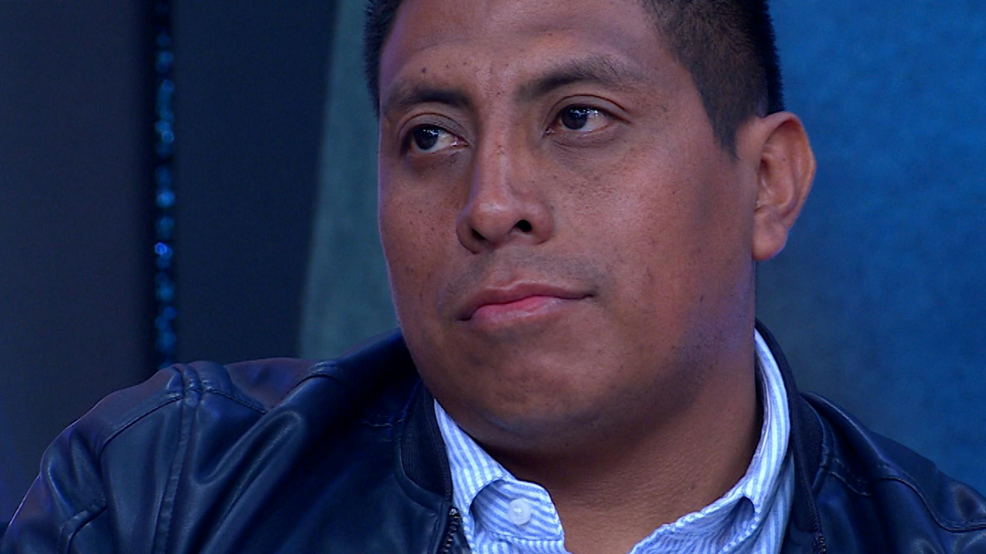 Daniel tiene un acuerdo con Juana para ser pareja de su nieta