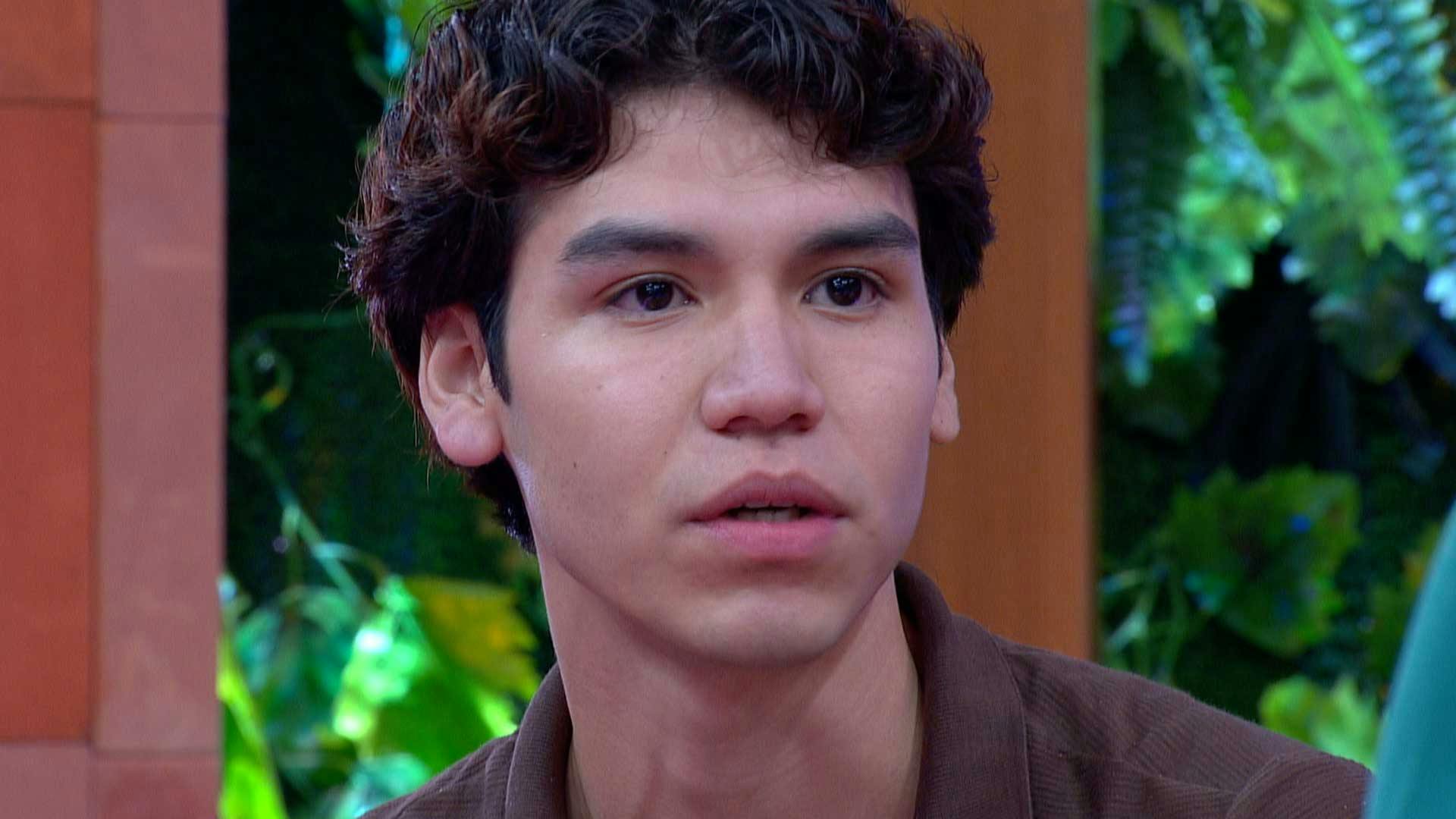 La novia de Bryan espera un hijo suyo y está comprometida con otro