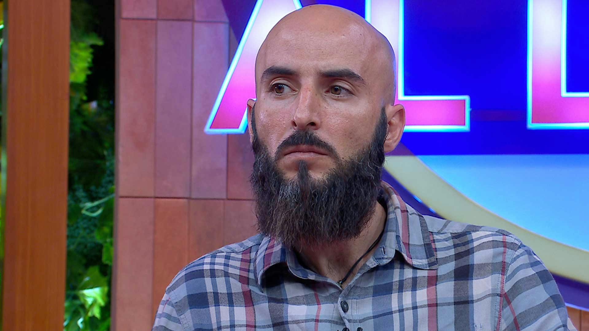 David está decepcionado de Diego porque le robaron en su negocio