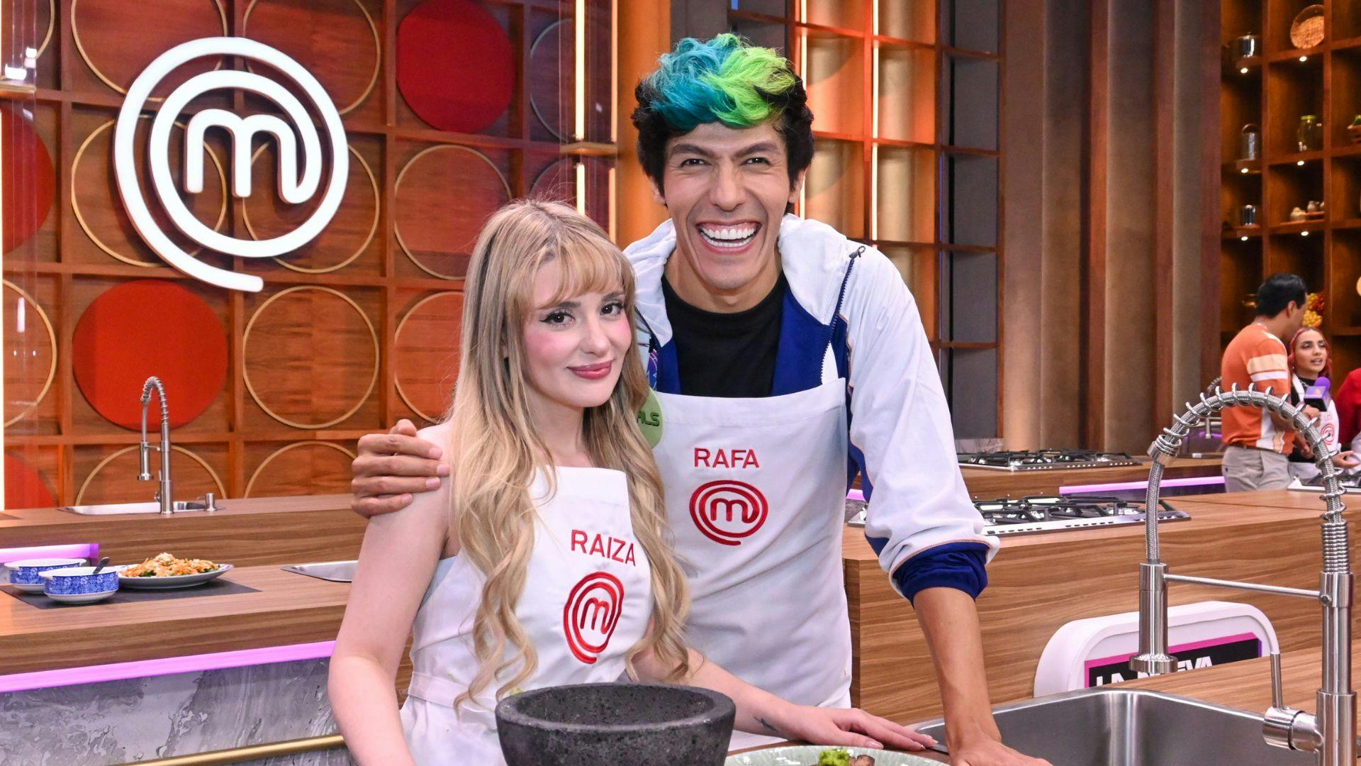 Rafa Polinesio y Raiza hicieron el famoso guacamole con colorante. ¿Les gustó a los chefs?