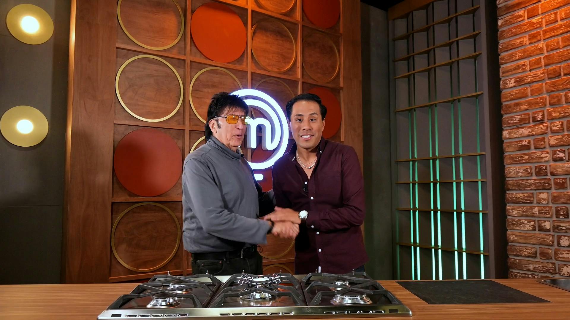 Tiempo de emplatado con Memo Ríos: "Es la primera vez en mi vida que cocino"