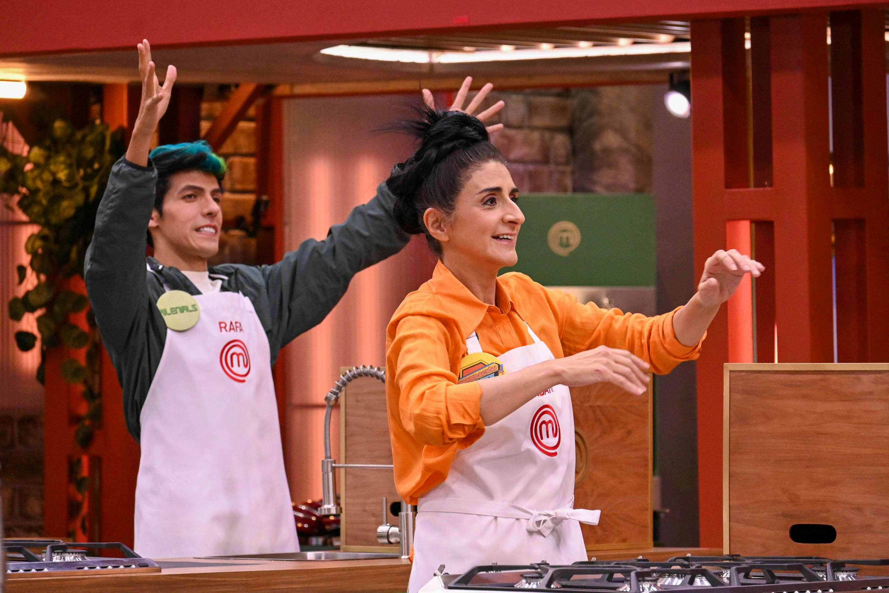 Mamás famosas abren sus refrigeradores y ponen a prueba a las celebridades con sus ingredientes