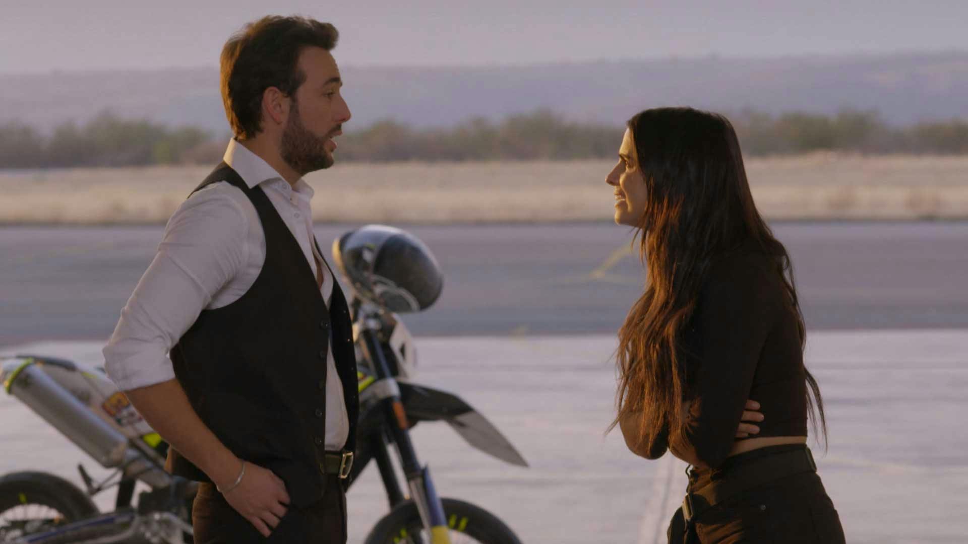 Rosario Tijeras | Capítulo 5 Temporada 3 | Rosario cita al Ángel en el hangar