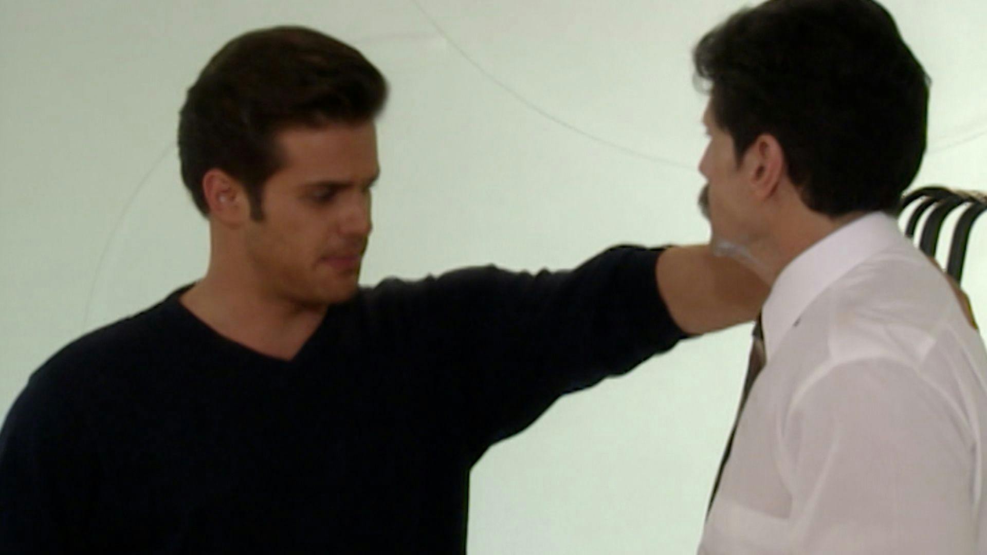 Tío Alberto | Capítulo 9 | Eduardo felicita a Tío Alberto por Marcela