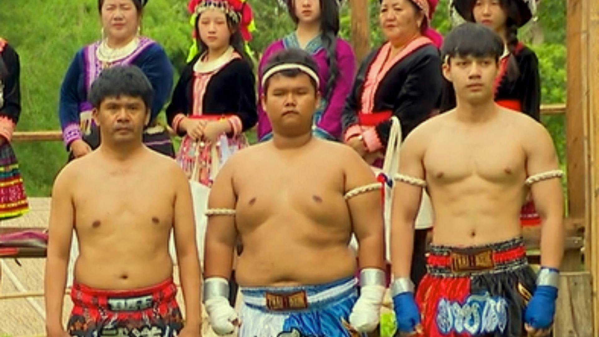 ¡Abandonados, tienen que aprender Muay Thai, para seguir con su carrera!