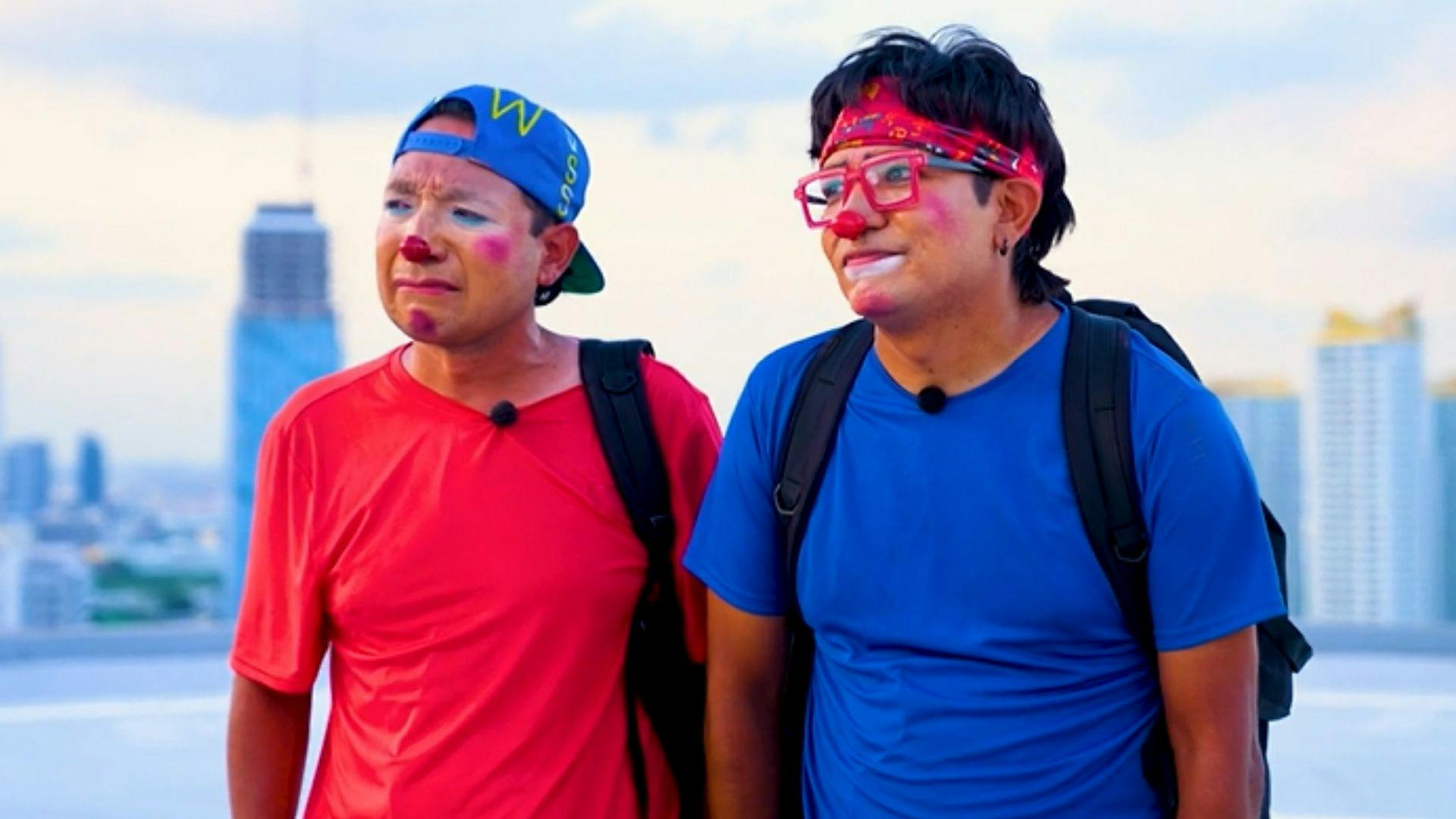 ¡Abandonados, tuvieron que demostrar qué buenos son para hablar tailandés!