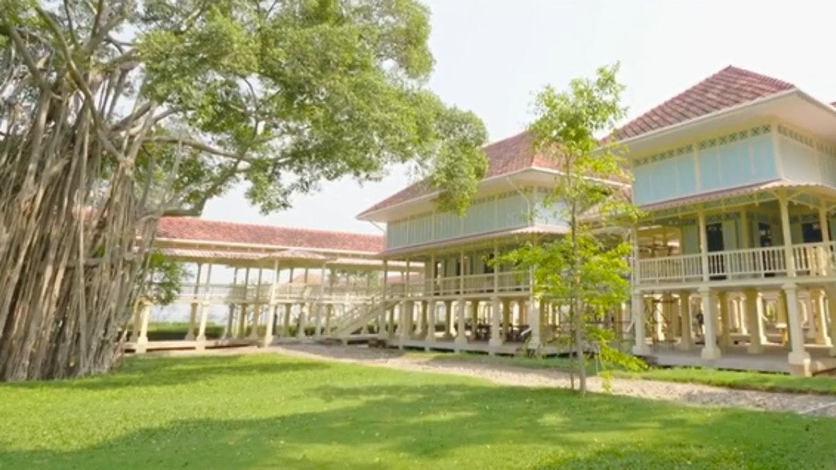 ¡Nuestras parejas buscan monedas en Hua Hin!