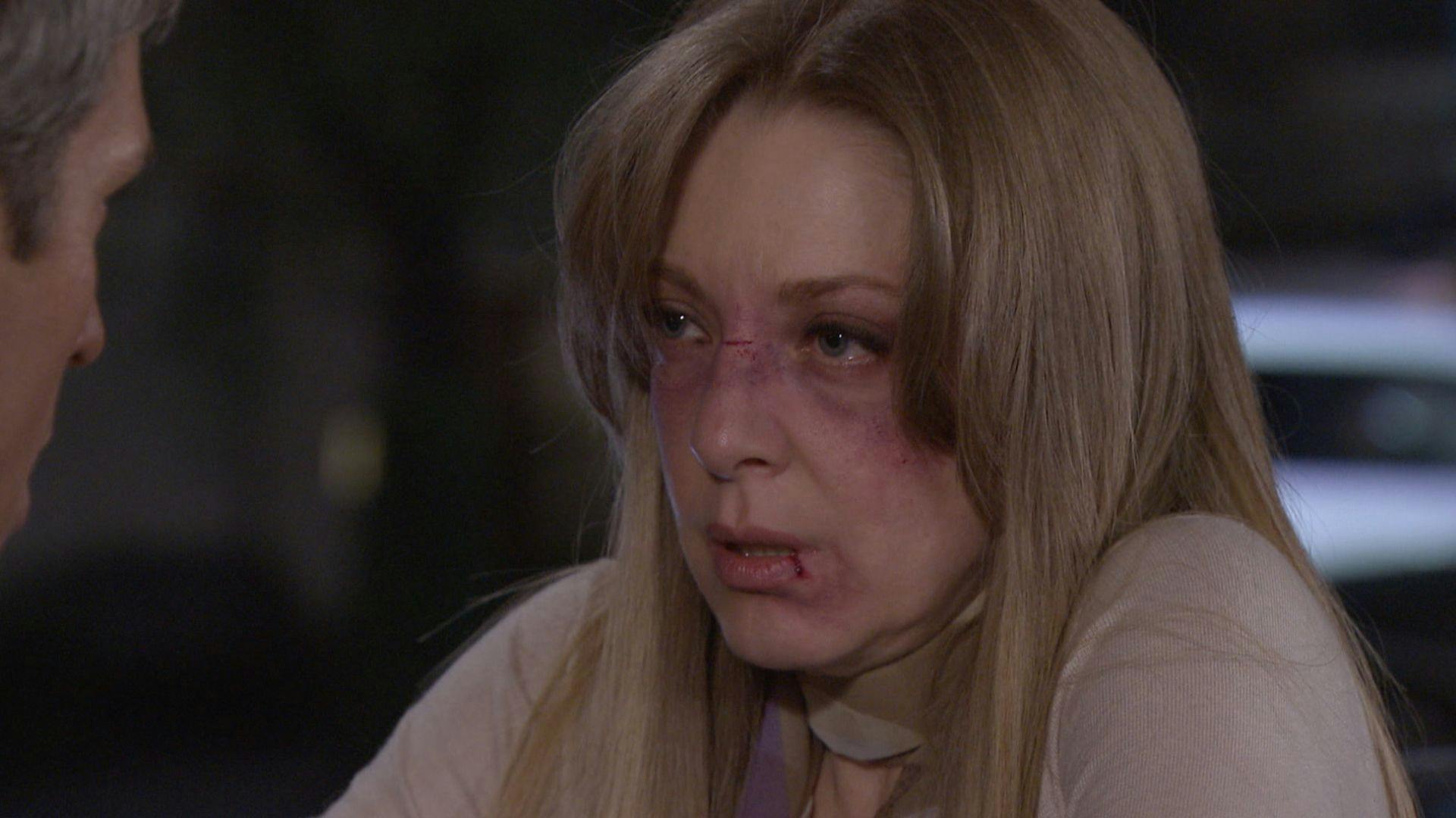 Vivir a Destiempo | Capítulo 36 | Rogelio golpea a Paula