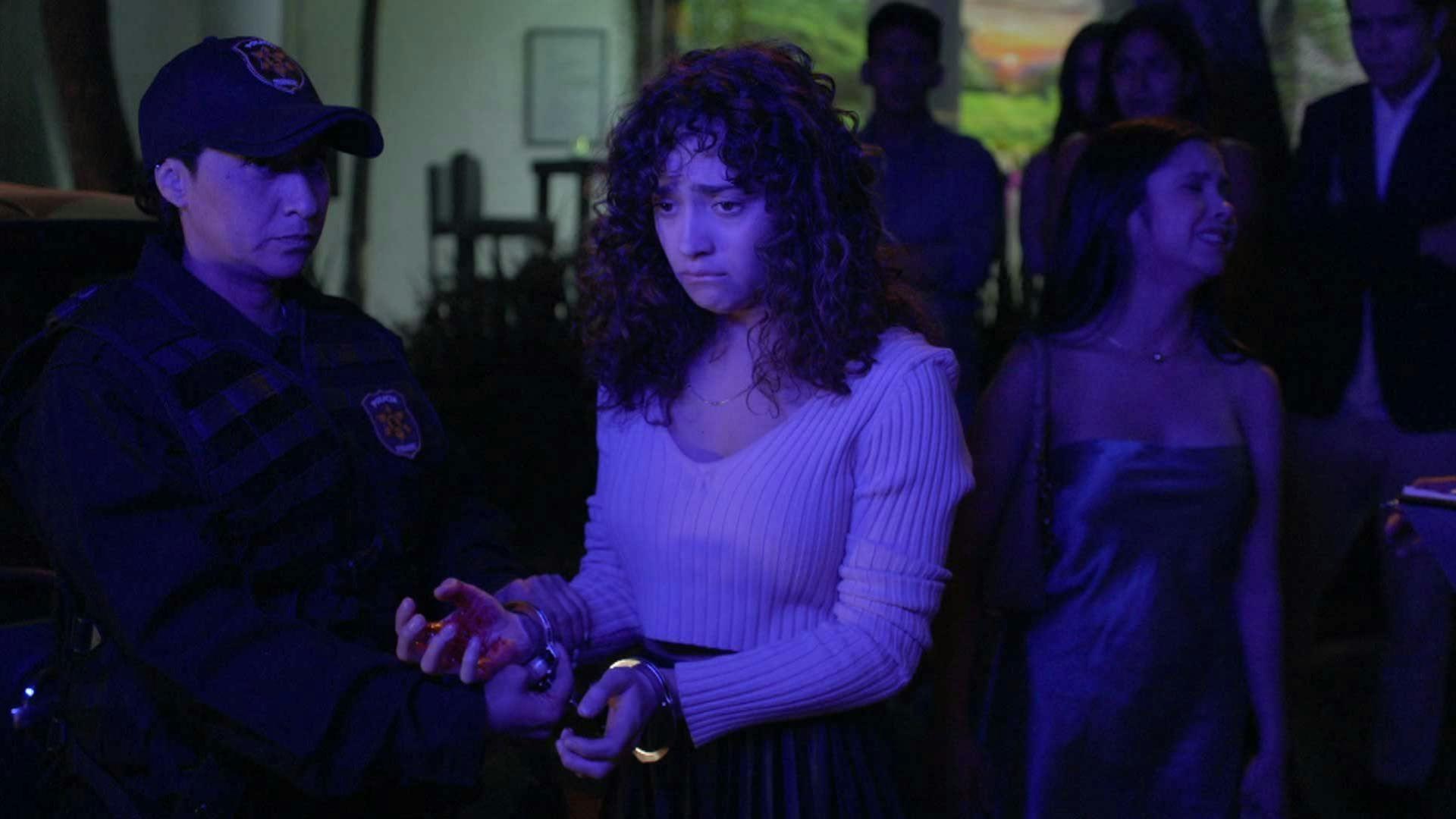 Lo Que Callamos Las Mujeres | María: Tras las rejas