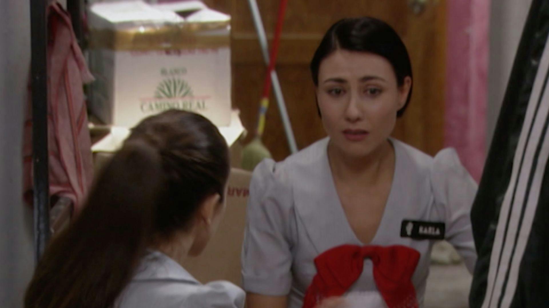 Tío Alberto | Capítulo 56 | Marcela consuela a Karla