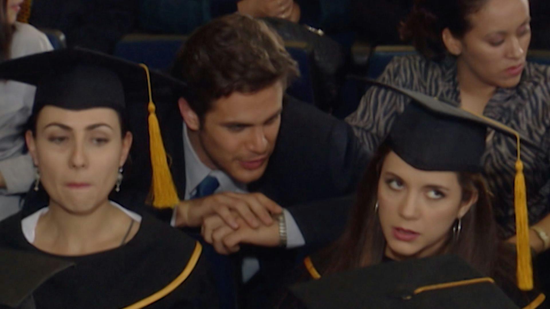 Tío Alberto | Capítulo 60 | Marcela y Karla se gradúan