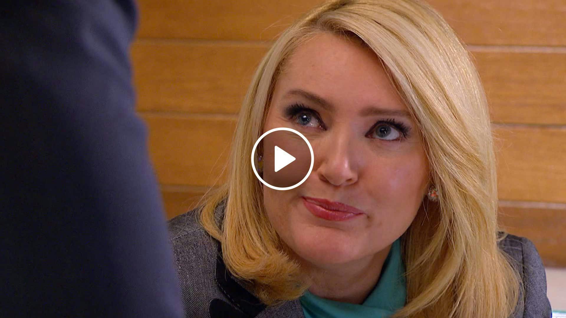 Huérfanas | Capítulo 78 | Lourdes no quiere ser descubierta