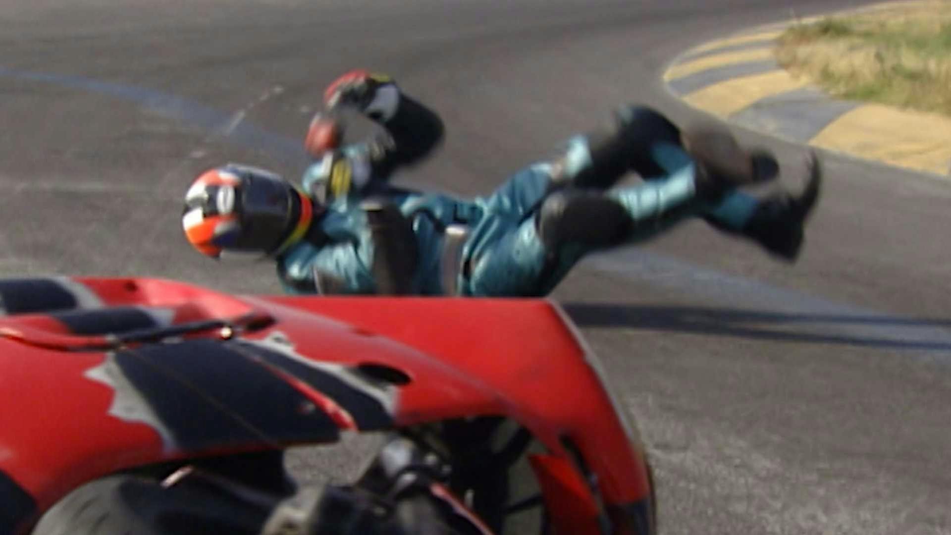 Tío Alberto | Capítulo 77 | Eduardo sufre accidente