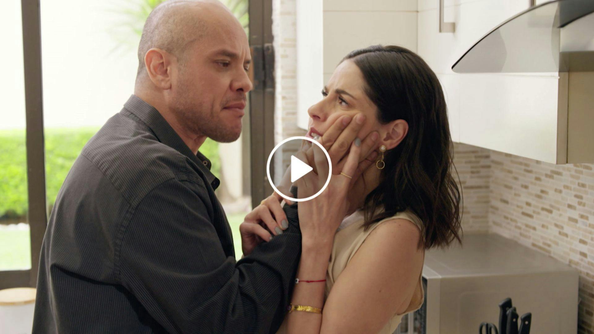 Lo Que Callamos Las Mujeres | Capítulo | Julia: En mi vida mando yo.