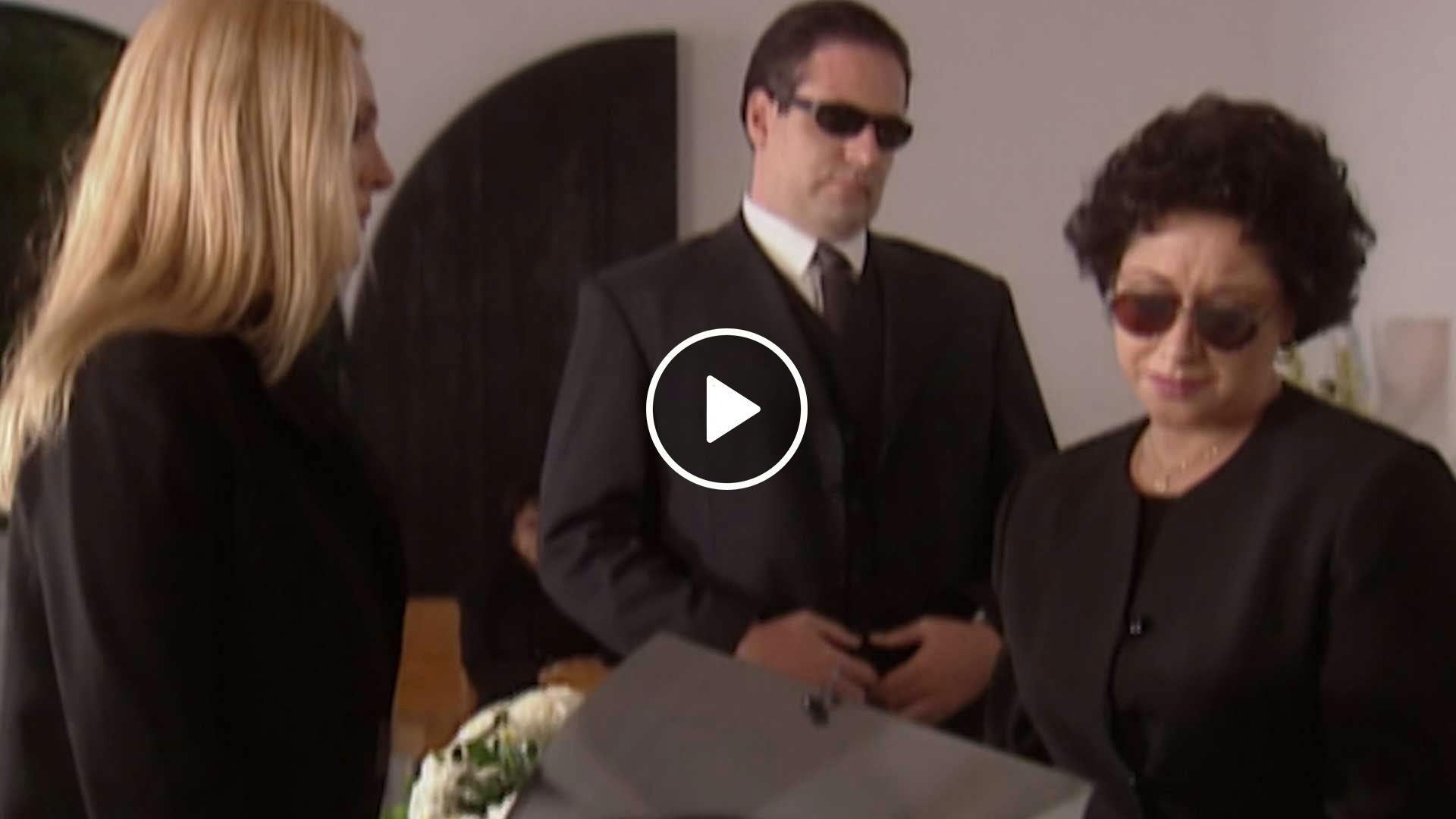 Todo por Amor | Capítulo 118 | El funeral de Lola