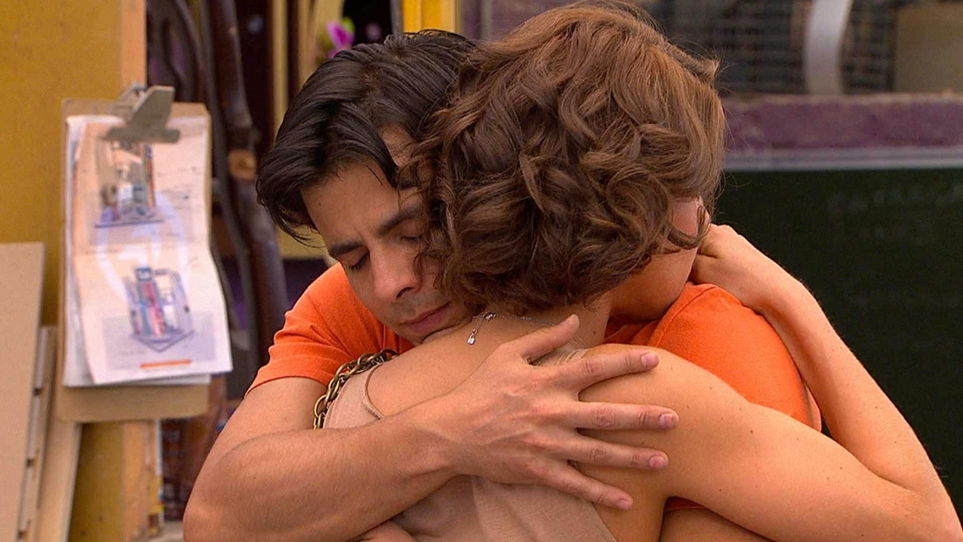 A Cada Quien Su Santo | Amorcito Corazón