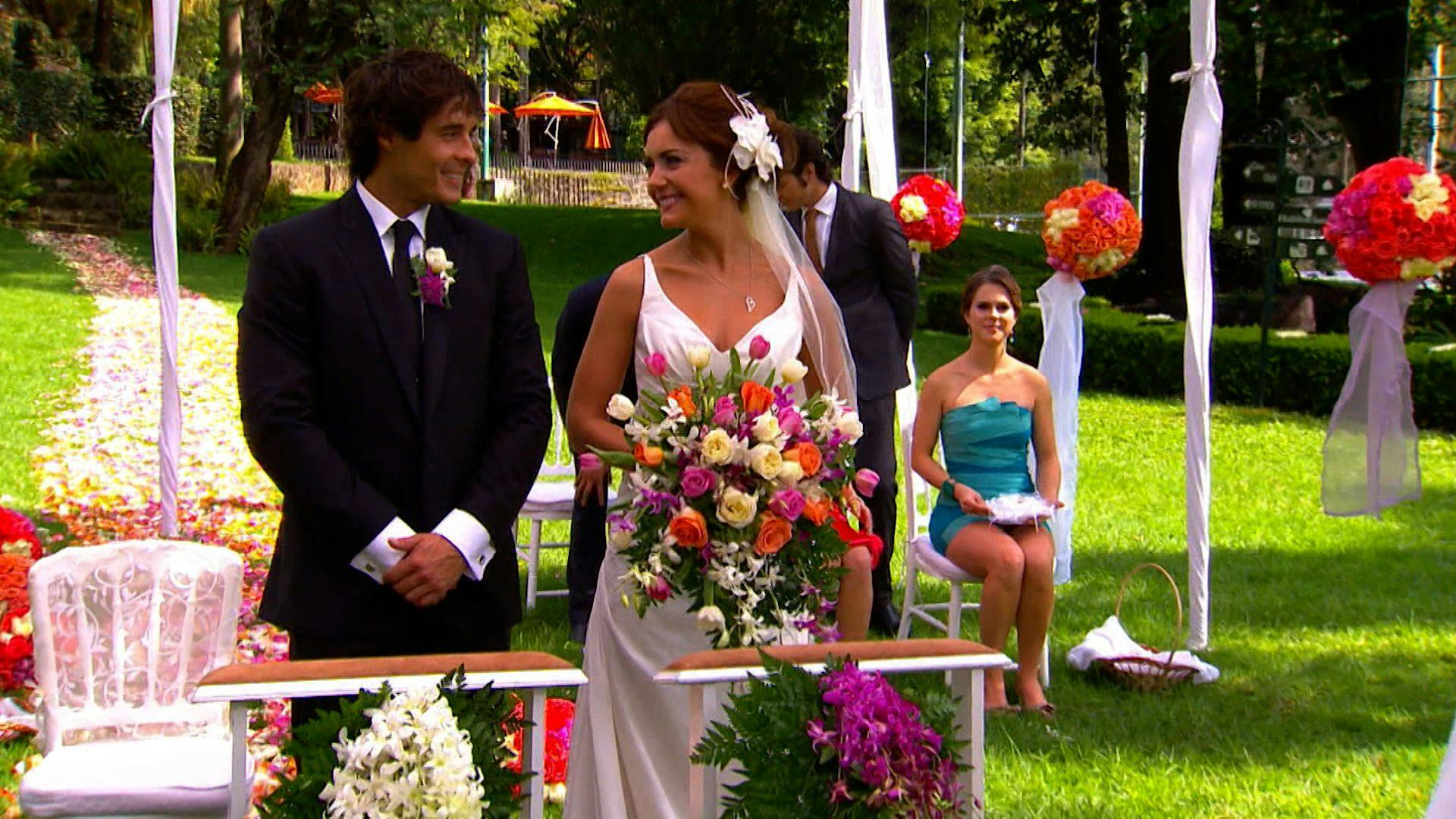 Huérfanas | GRAN FINAL | Aralia y Rodrigo se casan