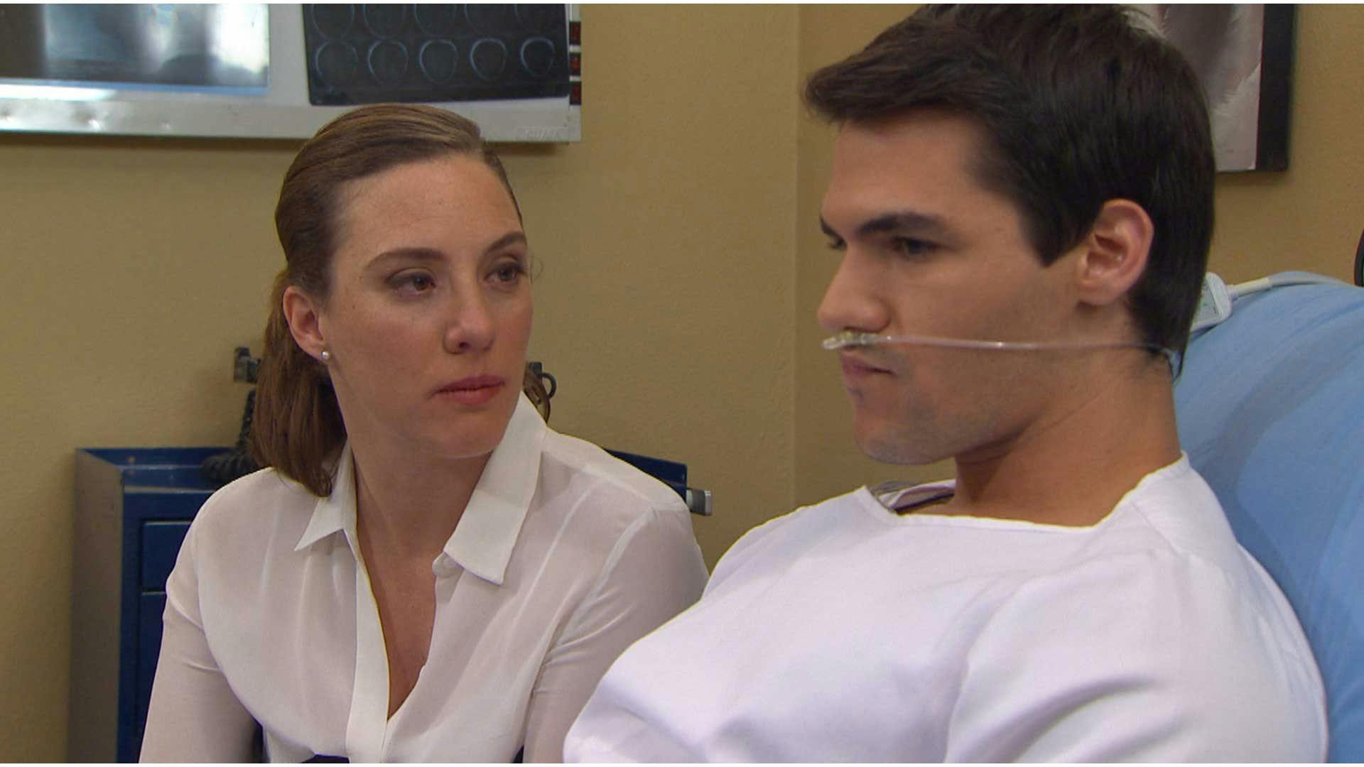 Vivir a Destiempo | Capítulo 130 | Julio en el hospital