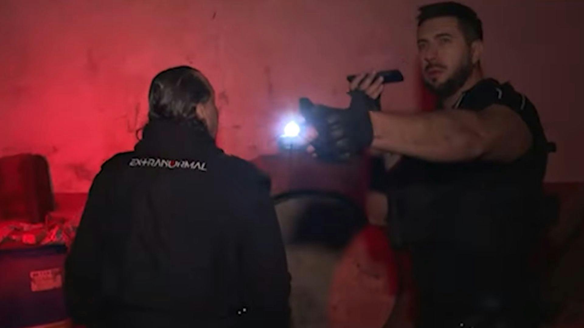 Extranormal | Las voces en la pared