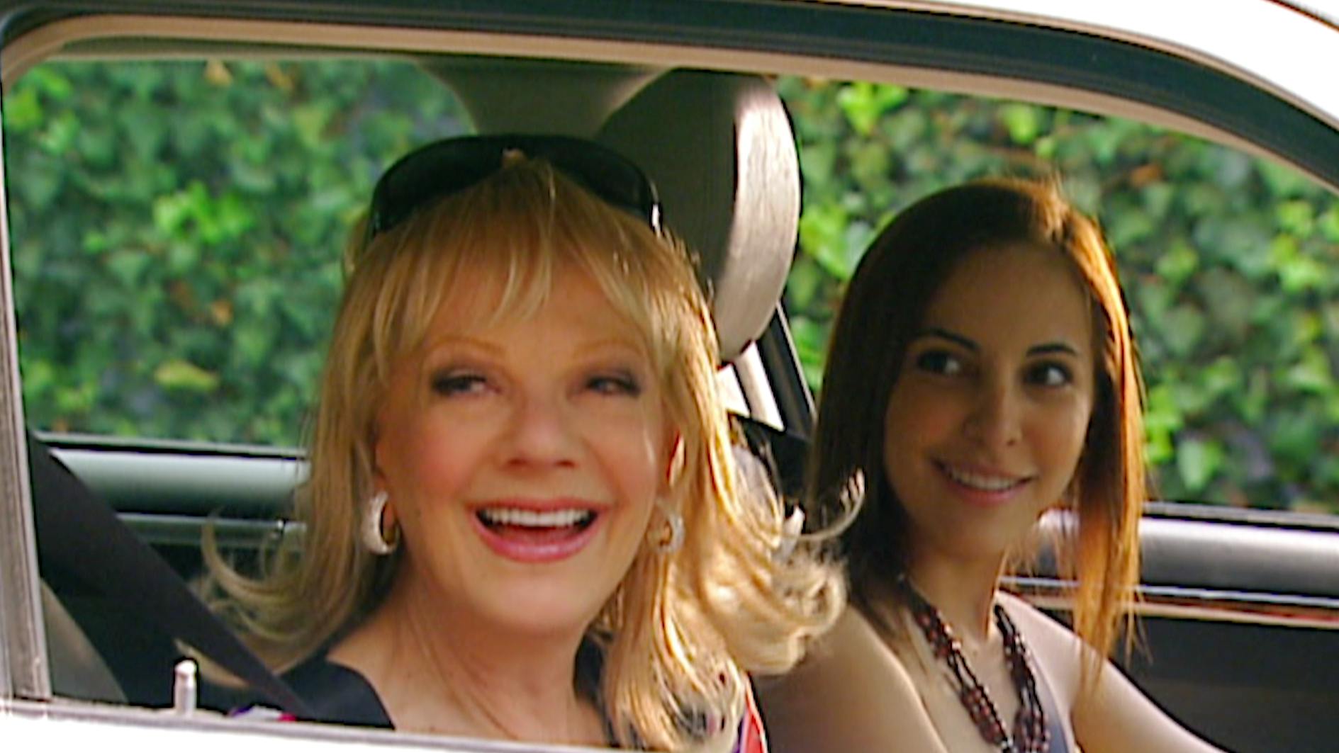 A Cada Quien Su Santo | La abuela quiere un coche