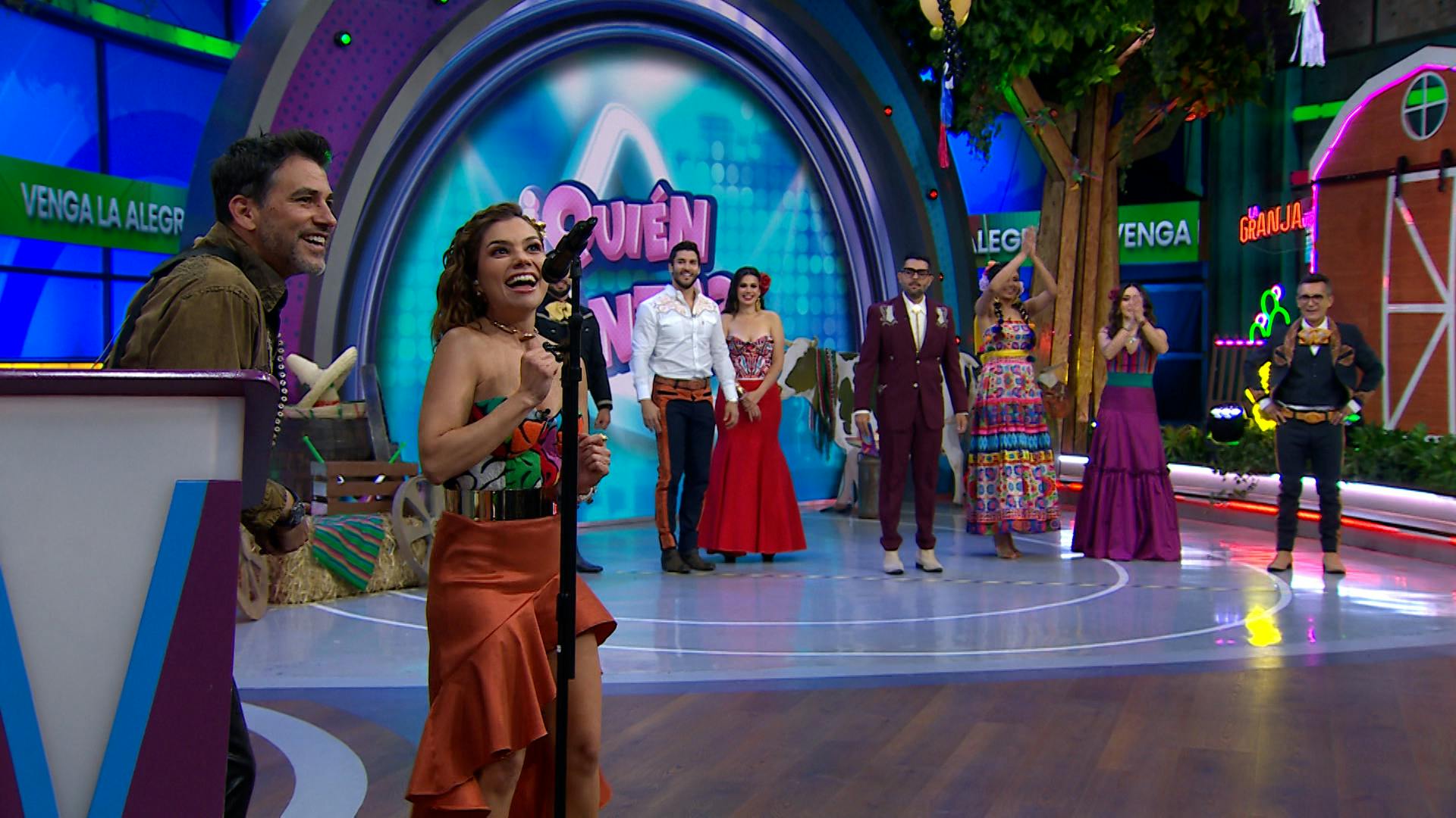 Venga La Alegría | Programa 15 de septiembre Parte 2 | Mon Laferte hace un invaluable regalo al Teatro de los Insurgentes, Cristián de la Fuente defiende a la prensa y los mejores juegos