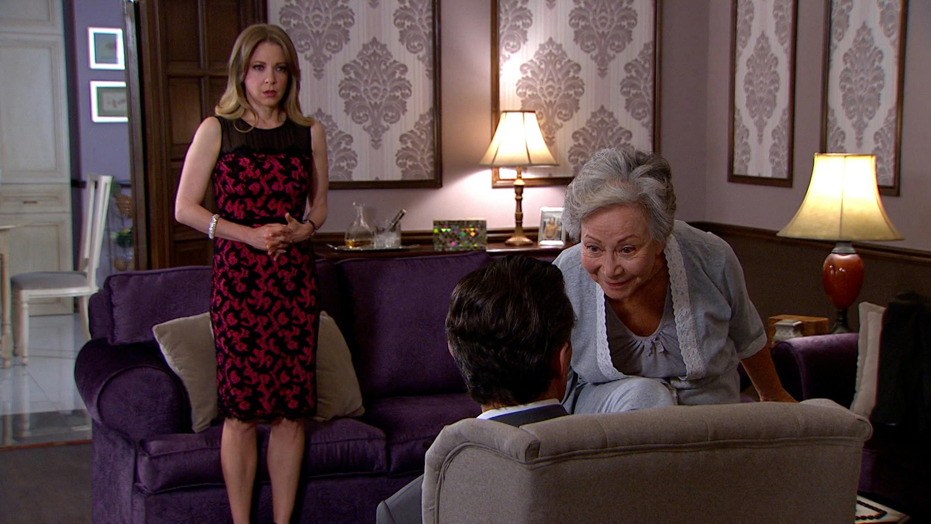 Vivir a Destiempo | Capítulo 29 | La abuela está en el hospital